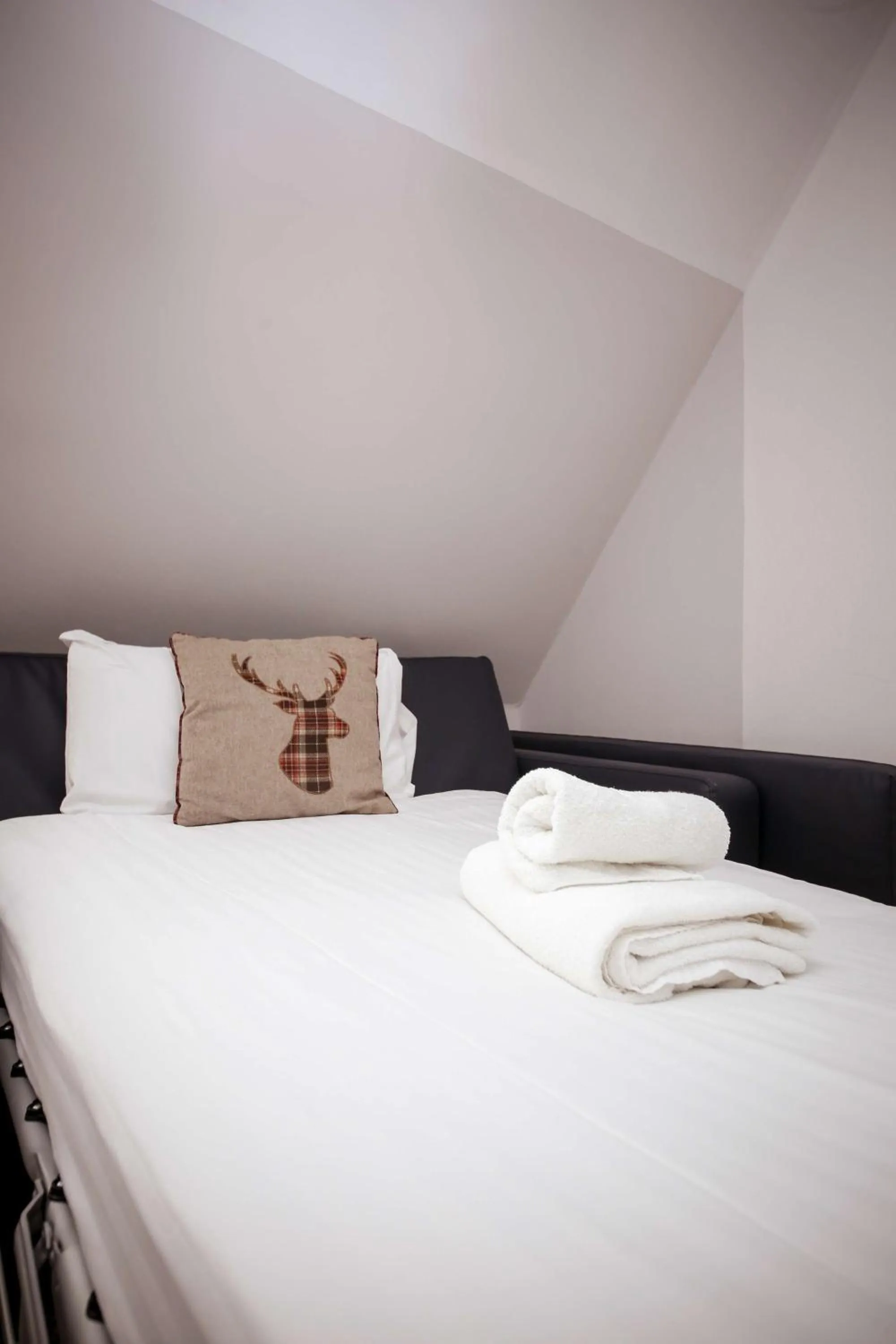Bedroom, Bed in Bruntsfield Hotel