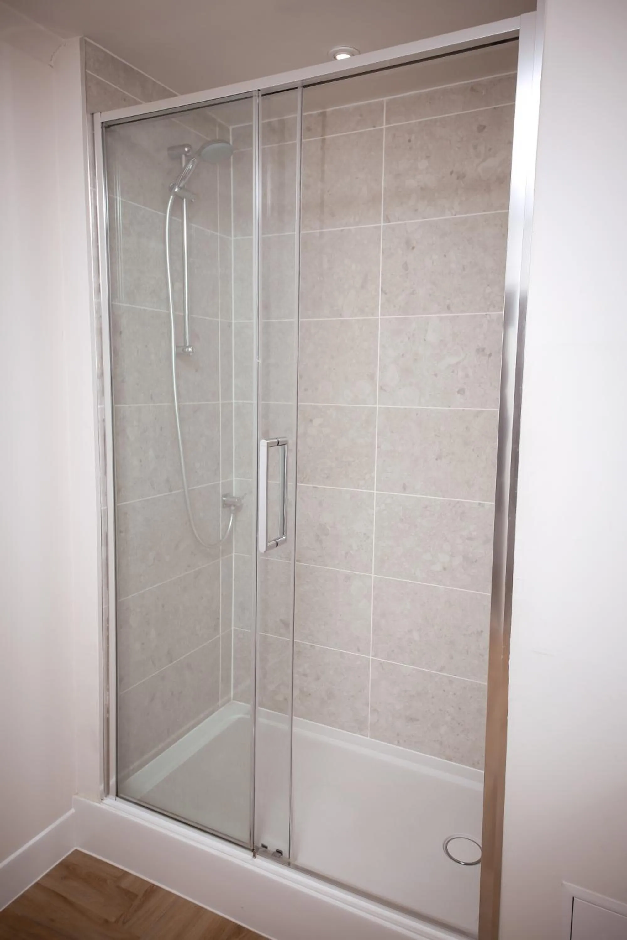 Shower in Bruntsfield Hotel