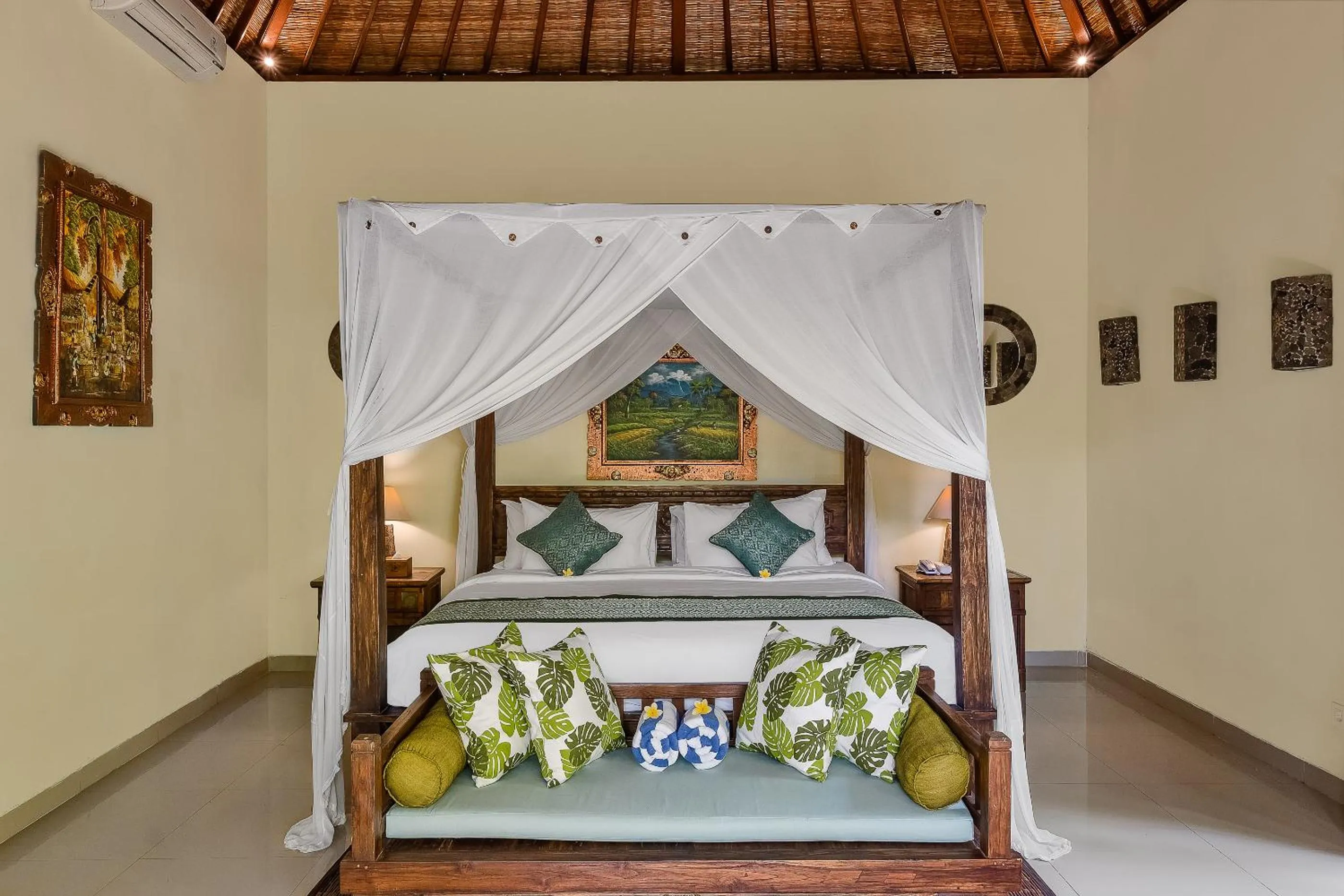 Bed in Teja Lokha Ubud Villa