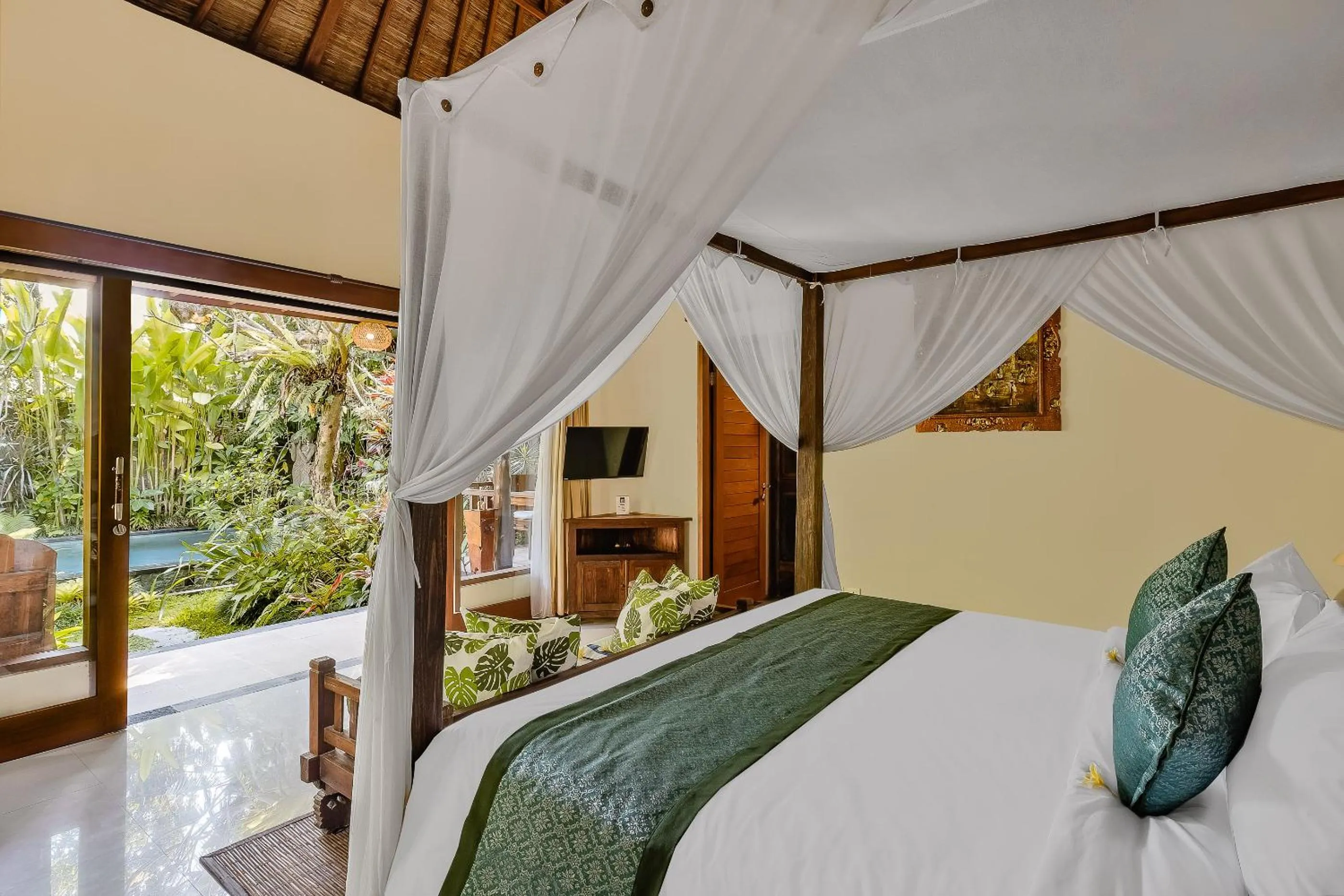 Bed in Teja Lokha Ubud Villa