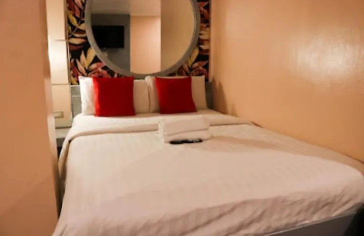 PARADISE HOTEL