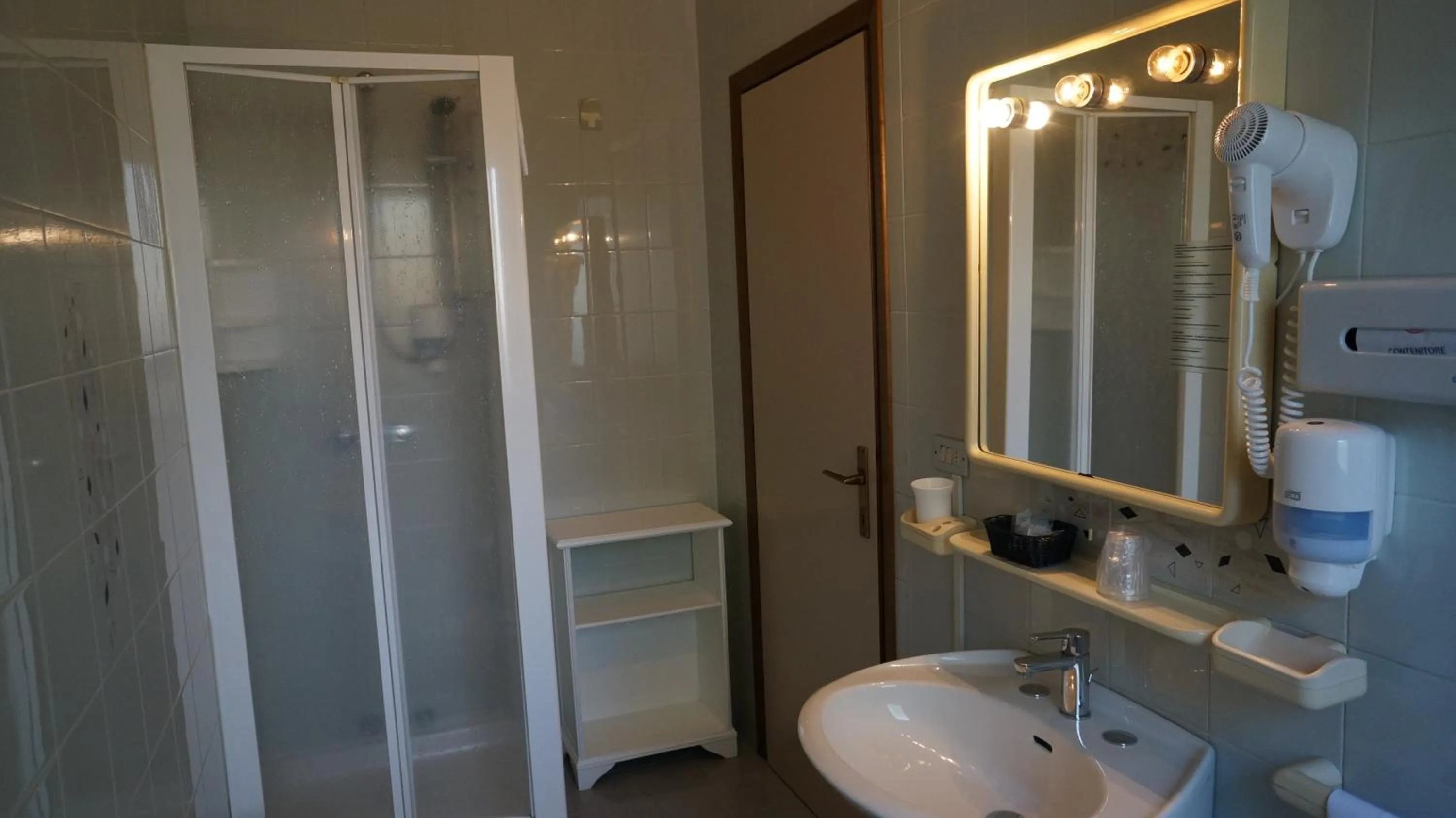 Bathroom in Hotel Quattro Palme