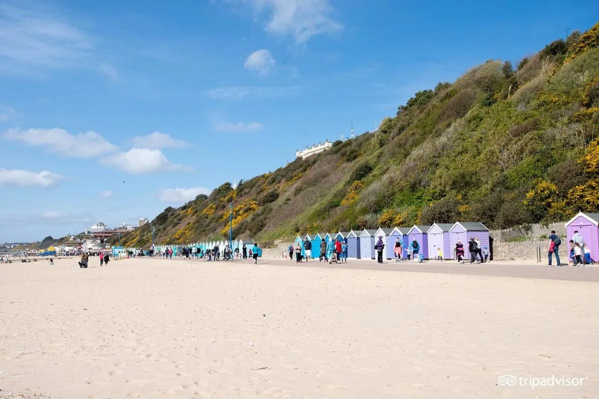 Beach in Hotel Celebrity Bournemouth East Cliff by Villare hotels