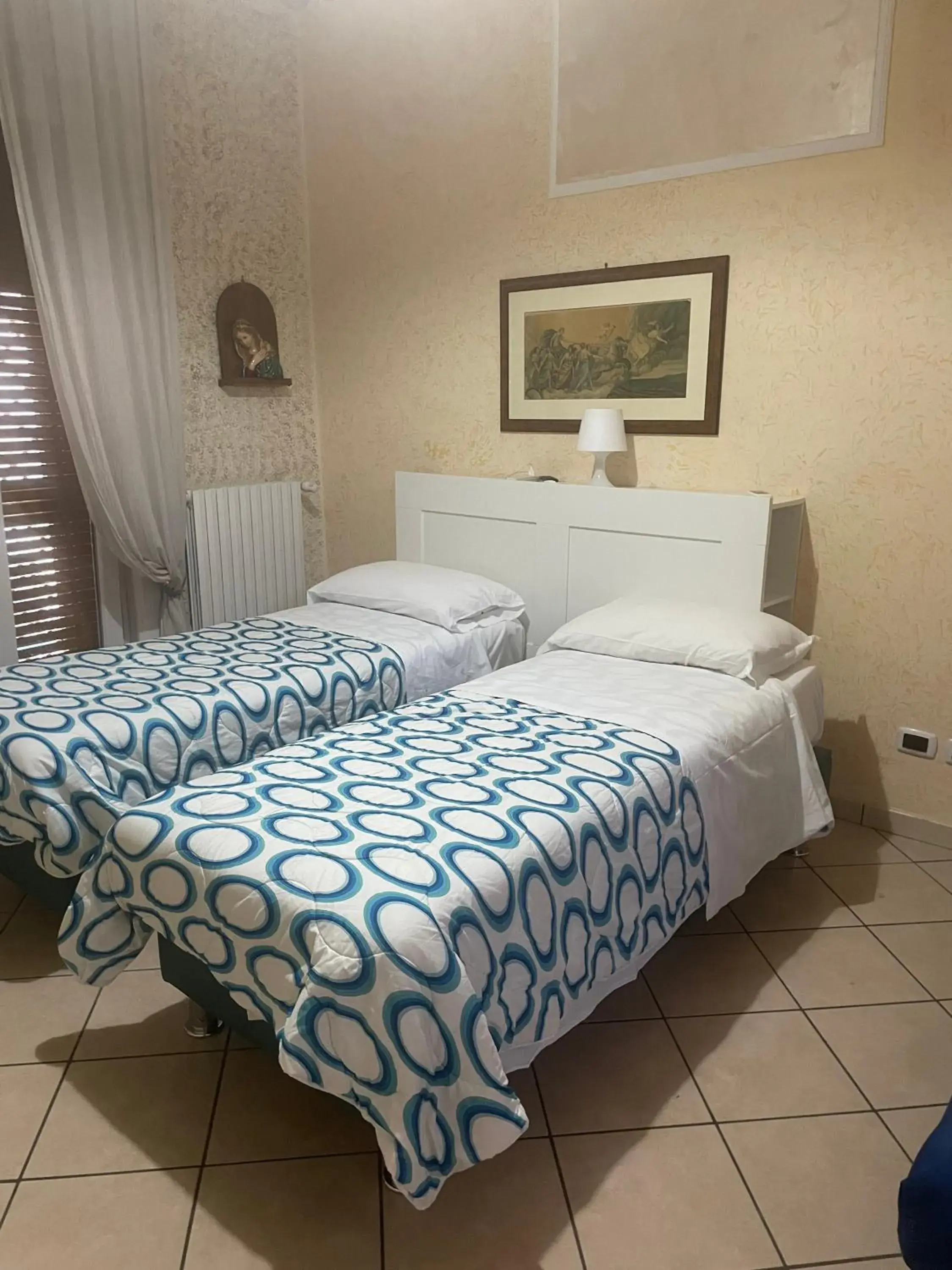 Double or Twin Room with Private External Bathroom - single occupancy in B&B Anfiteatro Campano Double or Twin Room with Private External Bathroom - single occupancy in B&B Anfiteatro Campano