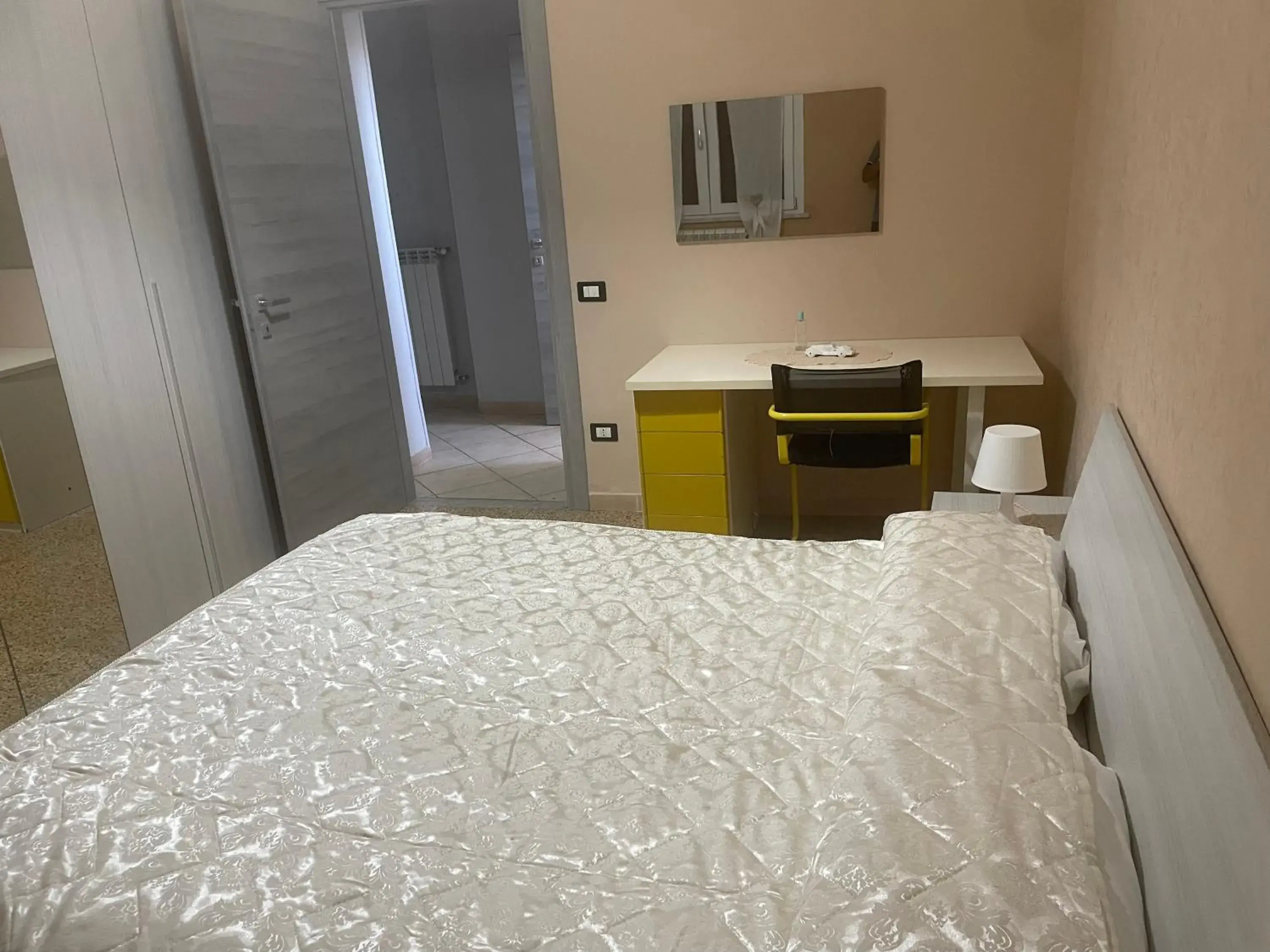 Family Room with Private Bathroom - single occupancy in B&B Anfiteatro Campano Family Room with Private Bathroom - single occupancy in B&B Anfiteatro Campano