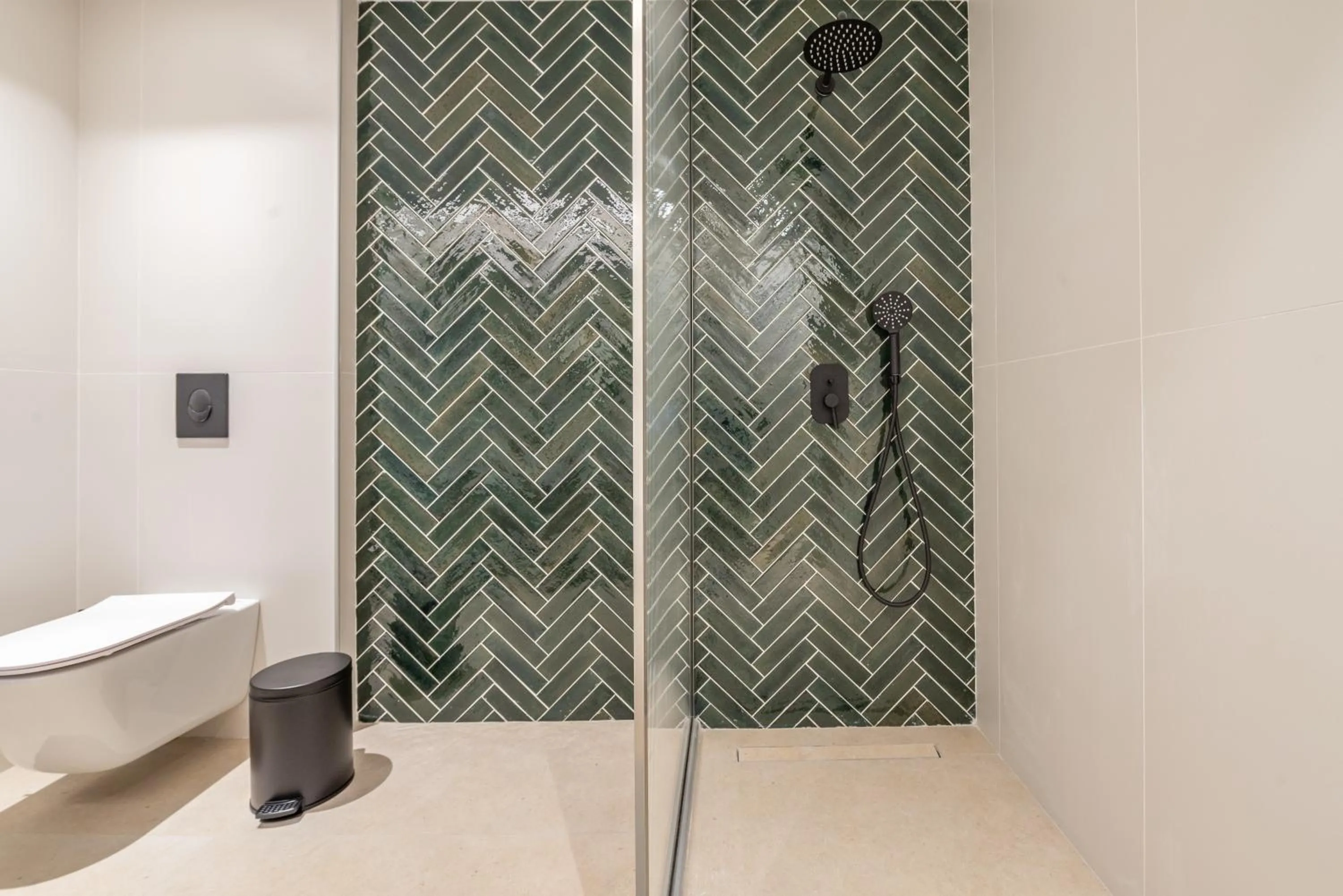 Shower in Porto Perla