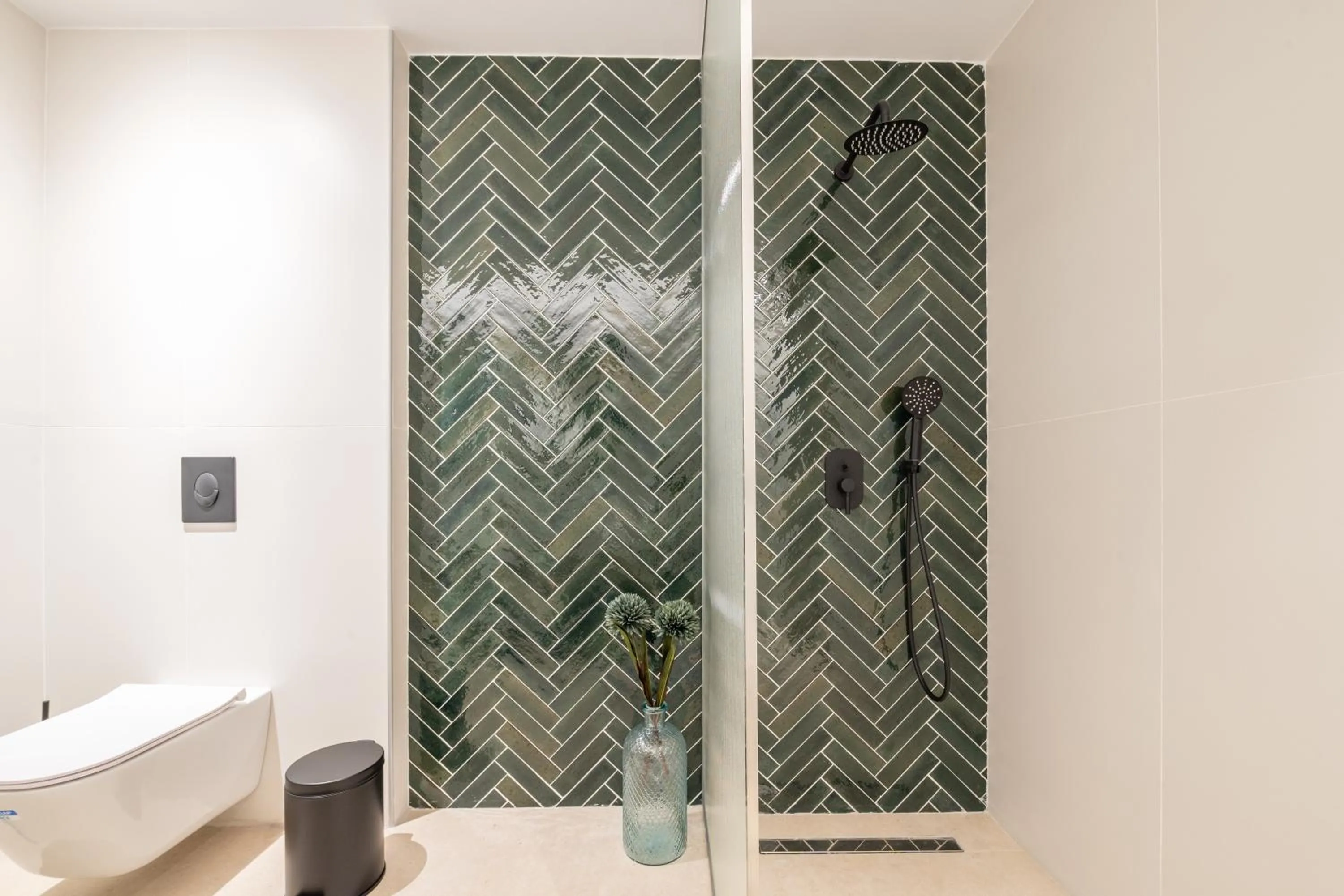Shower in Porto Perla