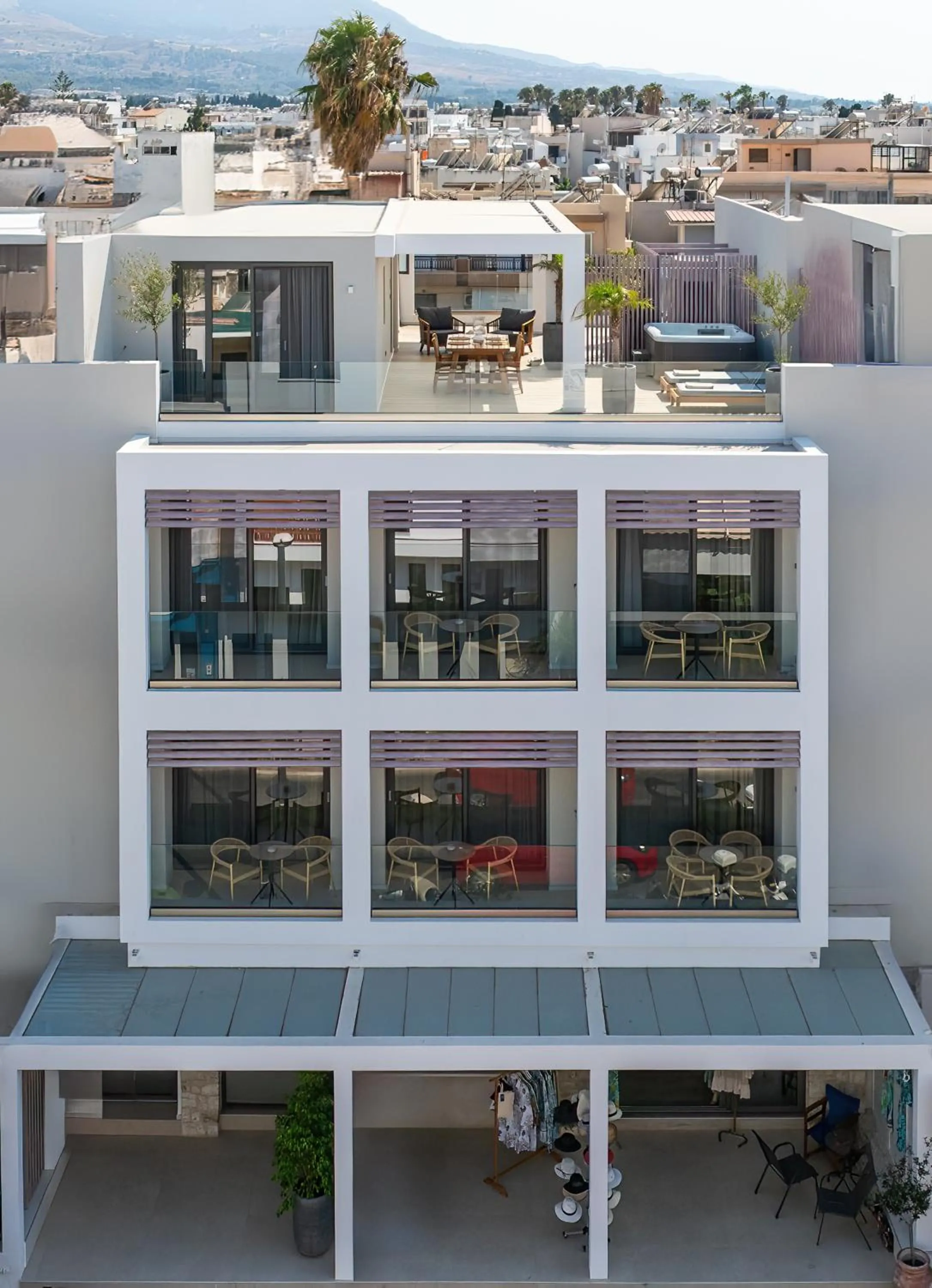 Property building in Porto Perla