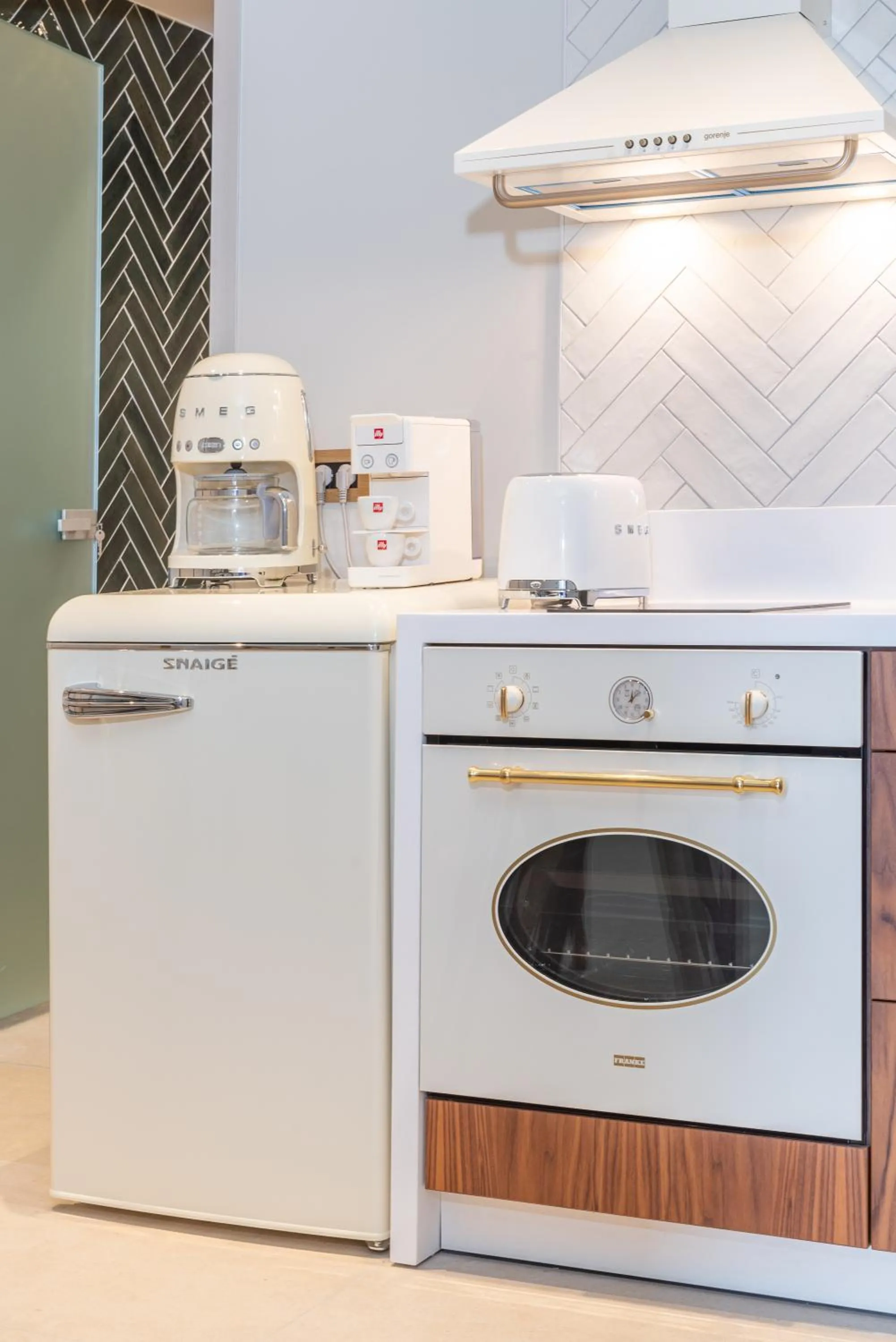 Kitchen or kitchenette in Porto Perla