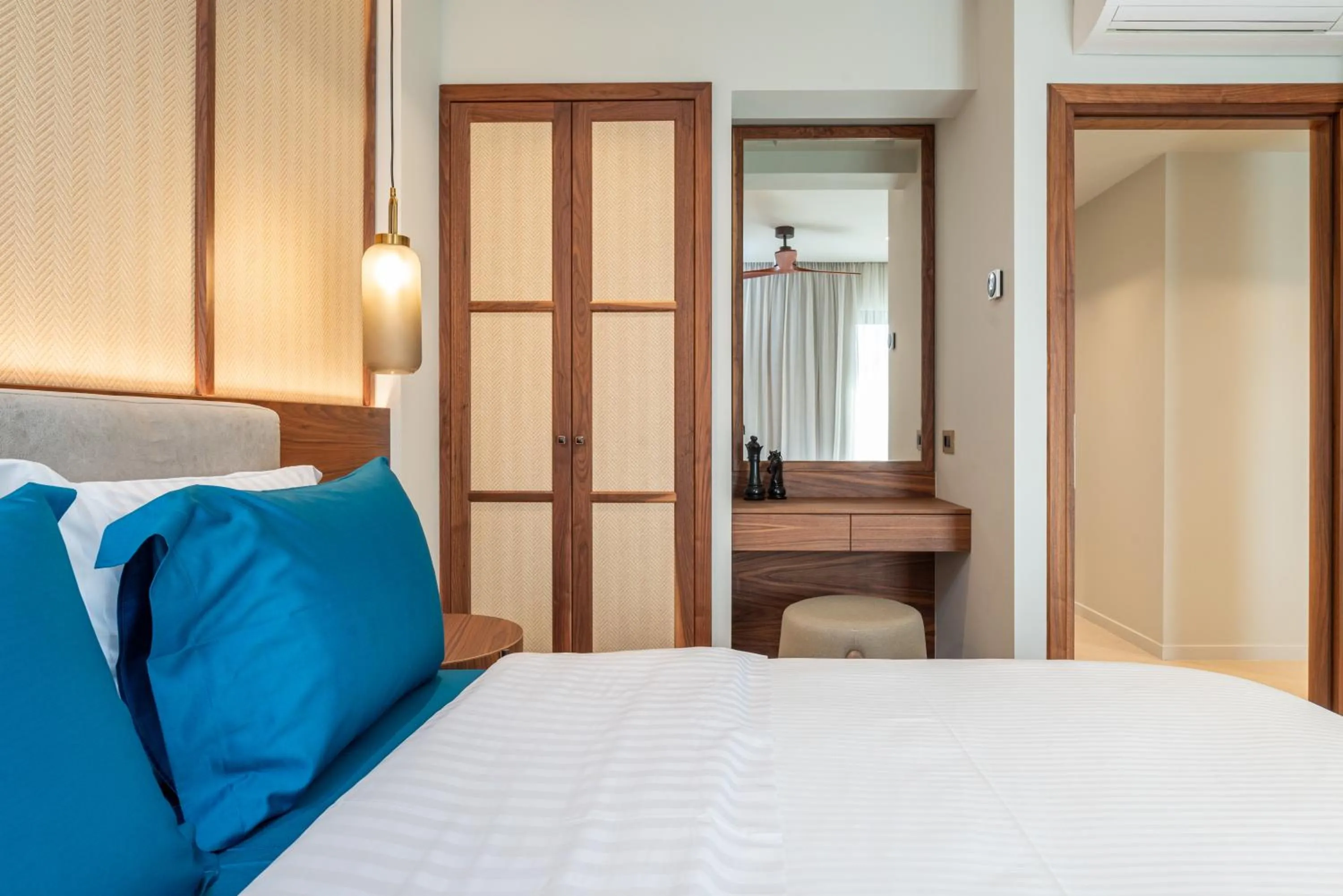 Photo of the whole room, Bed in Porto Perla