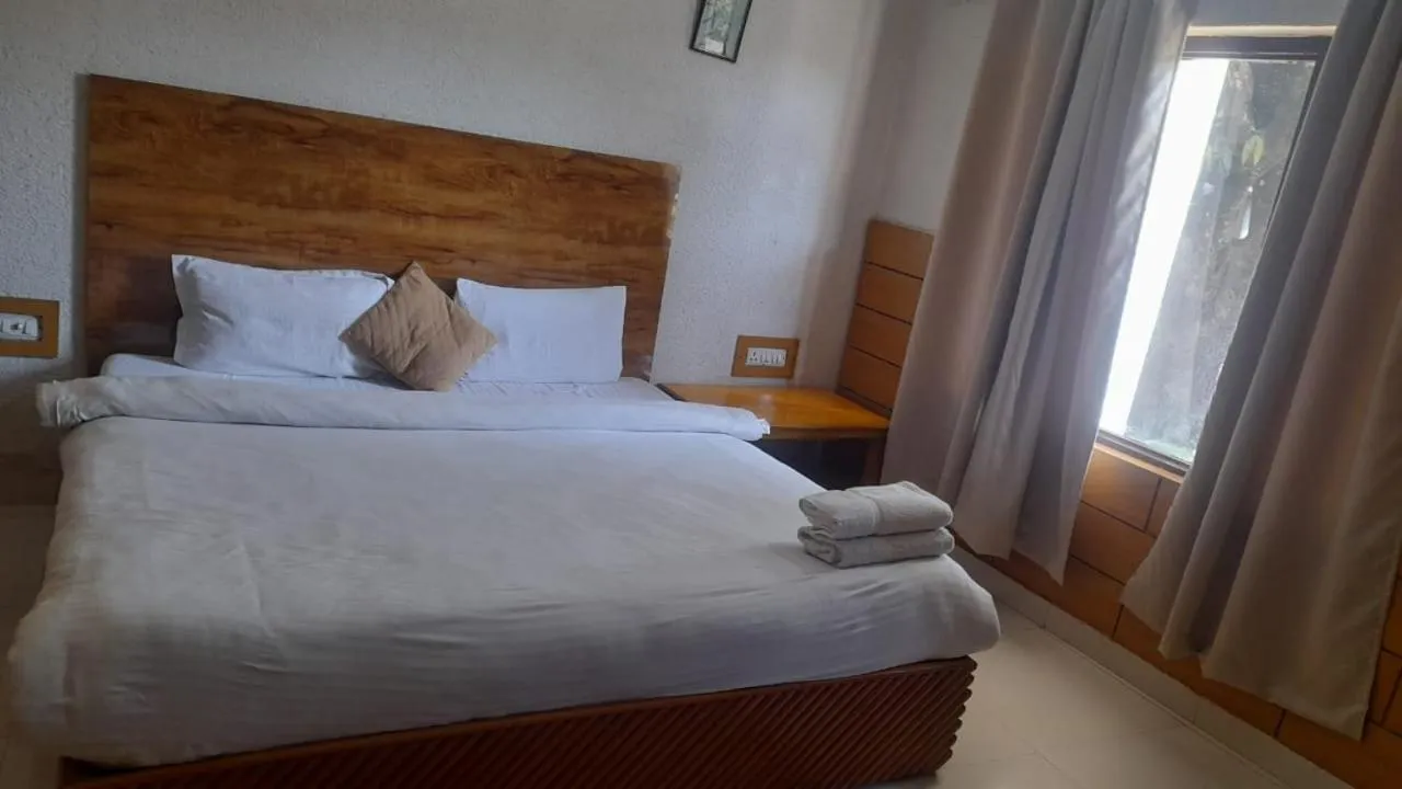 Bed in Corbett Call Resort