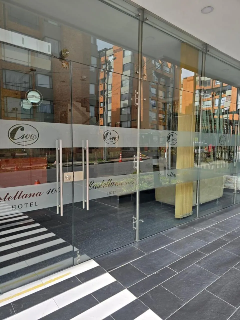 Facade/entrance in Hotel Castellana 100 Bogota By Hoteles Confort 80