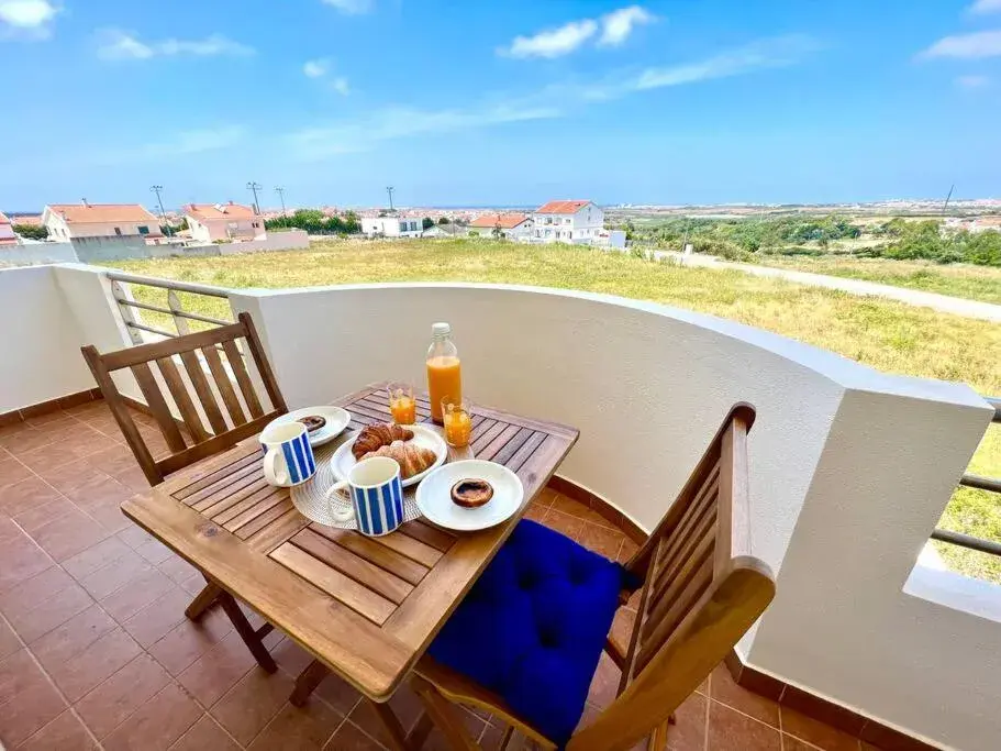 Apartamento T2 com vista panorâmica sobre a costa Apartamento T2 com vista panorâmica sobre a costa