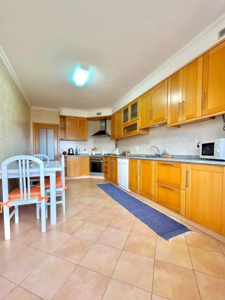 Apartamento T2 com vista panorâmica sobre a costa