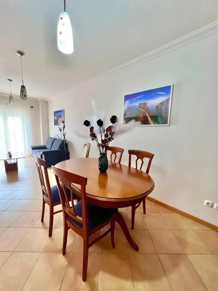 Apartamento T2 com vista panorâmica sobre a costa