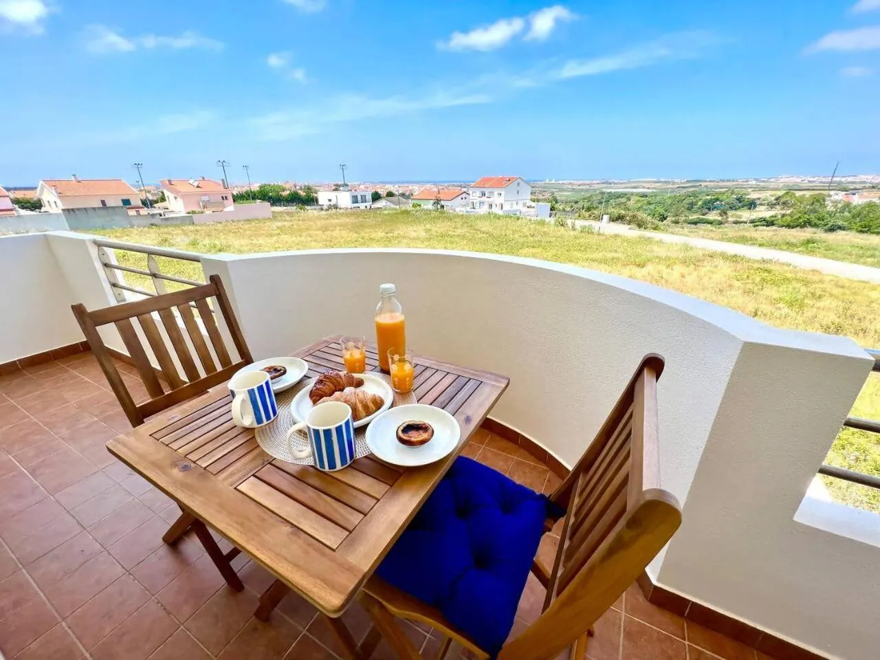 Apartamento T2 com vista panorâmica sobre a costa