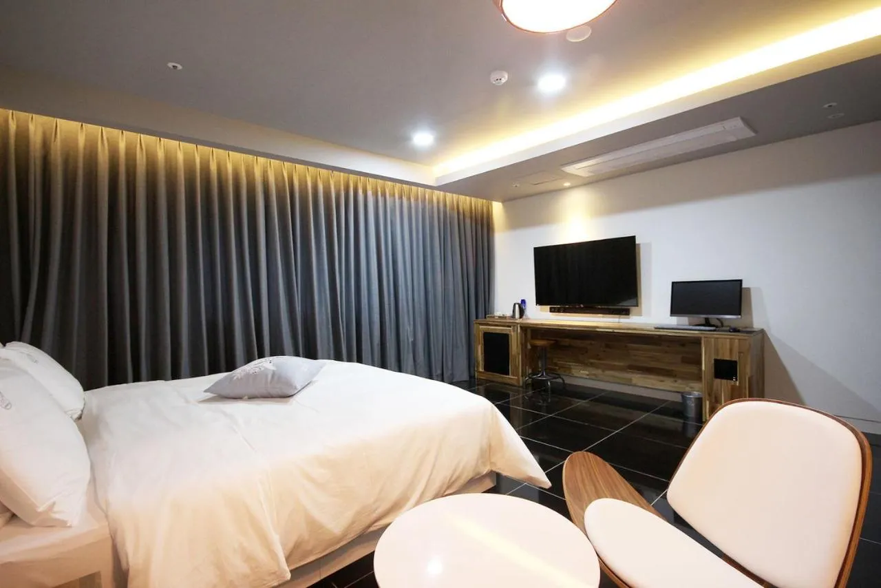 Bed in Ulsan Samsan Pandora Hotel