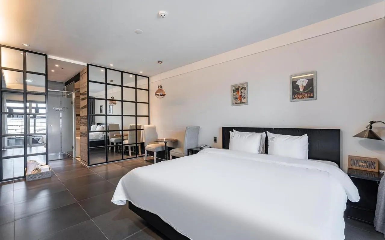 Bed in Ulsan Samsan Pandora Hotel