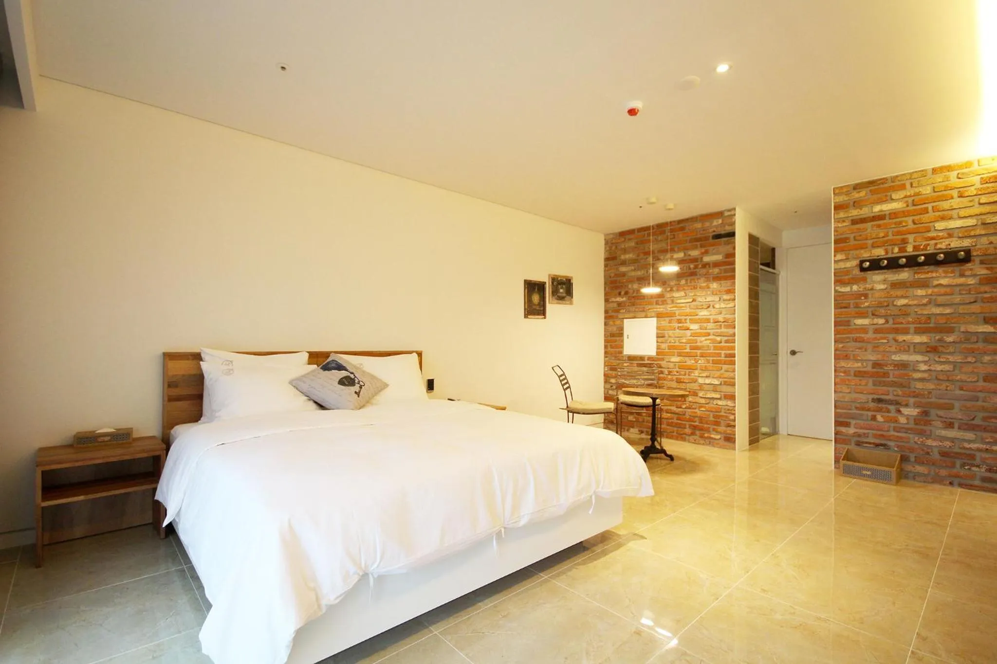 Bed in Ulsan Samsan Pandora Hotel