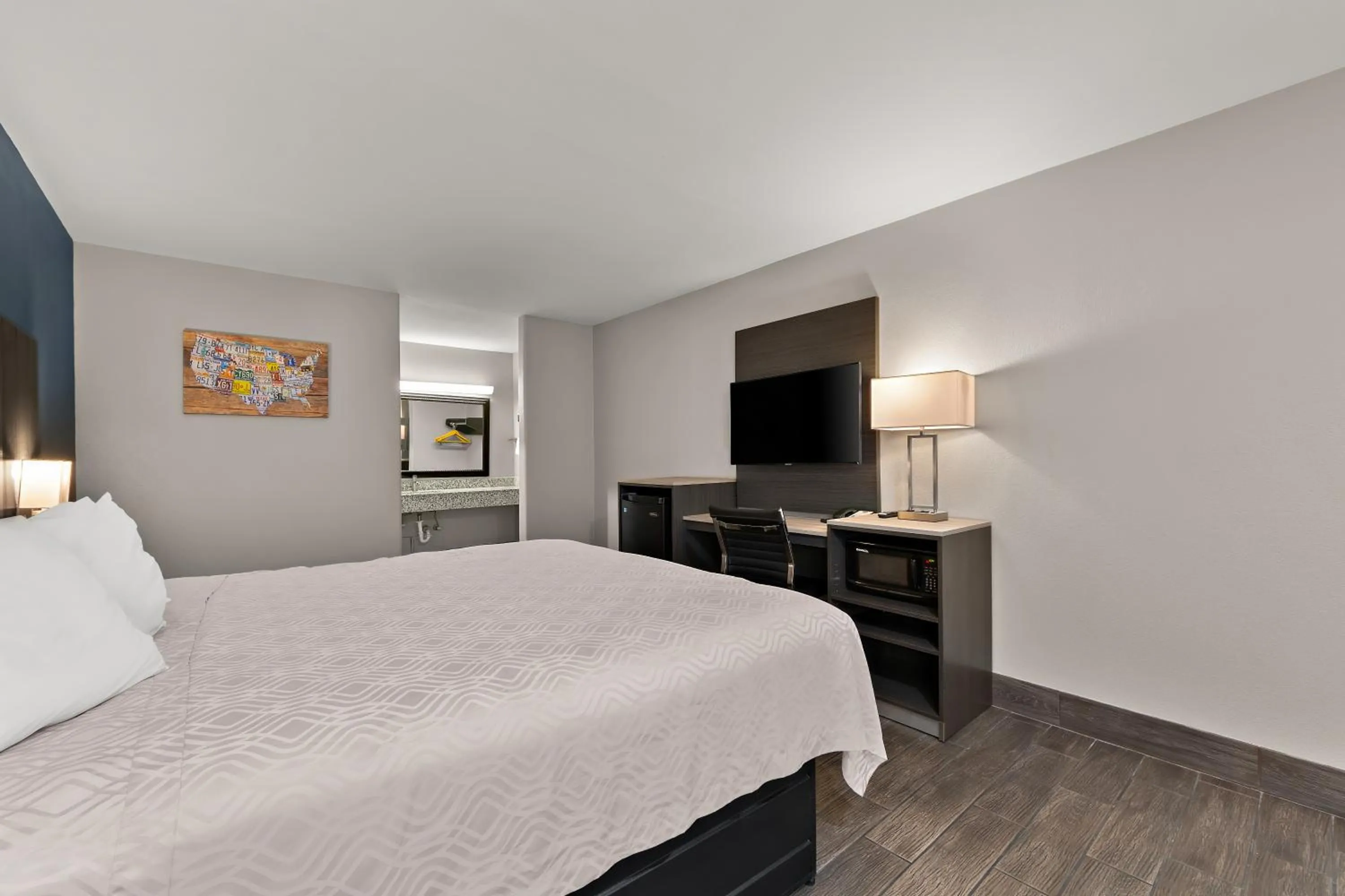 Bed in Econo Lodge Inn & Suites Laredo - Nuevo Laredo