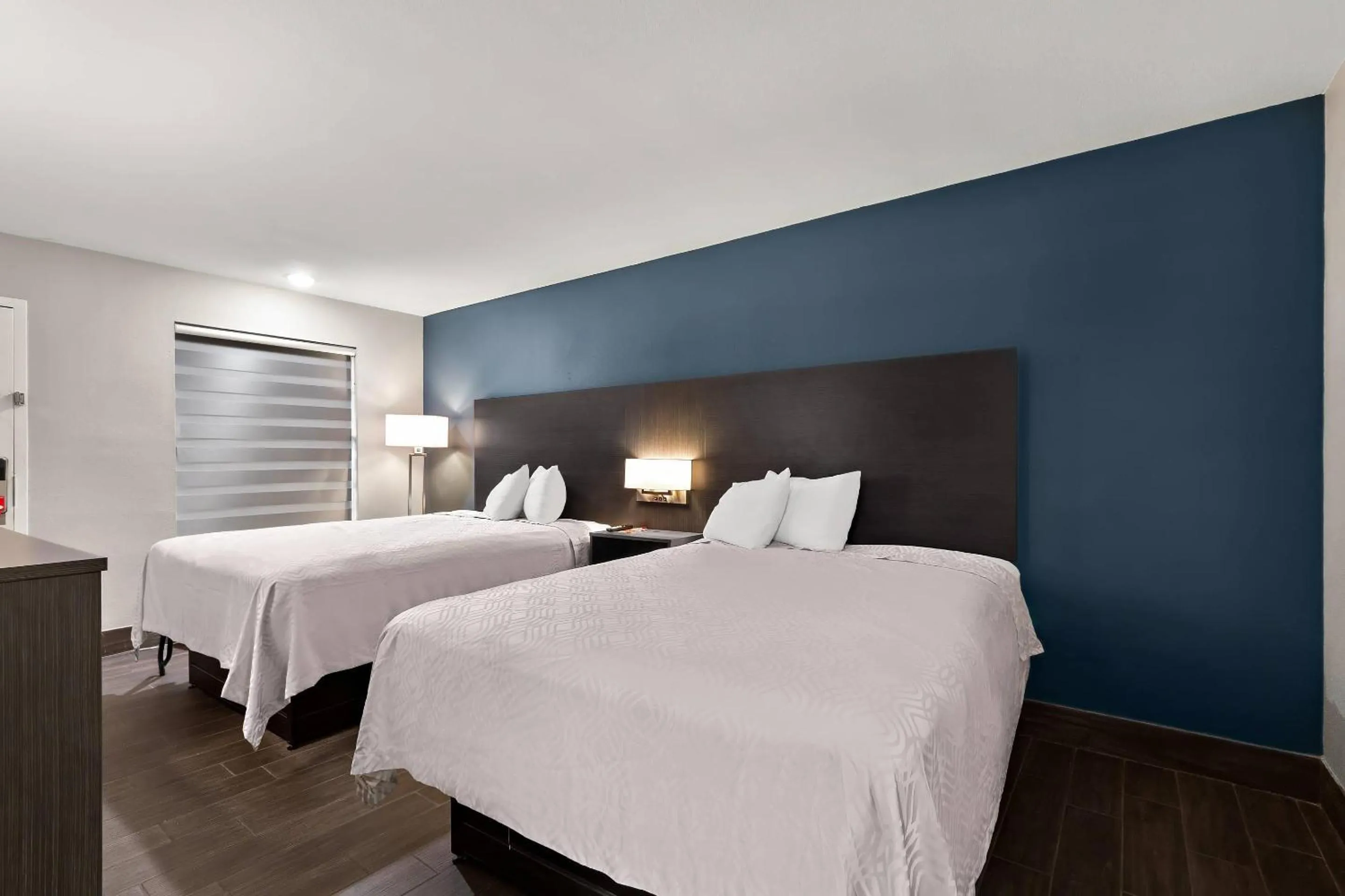 Bedroom, Bed in Econo Lodge Inn & Suites Laredo - Nuevo Laredo