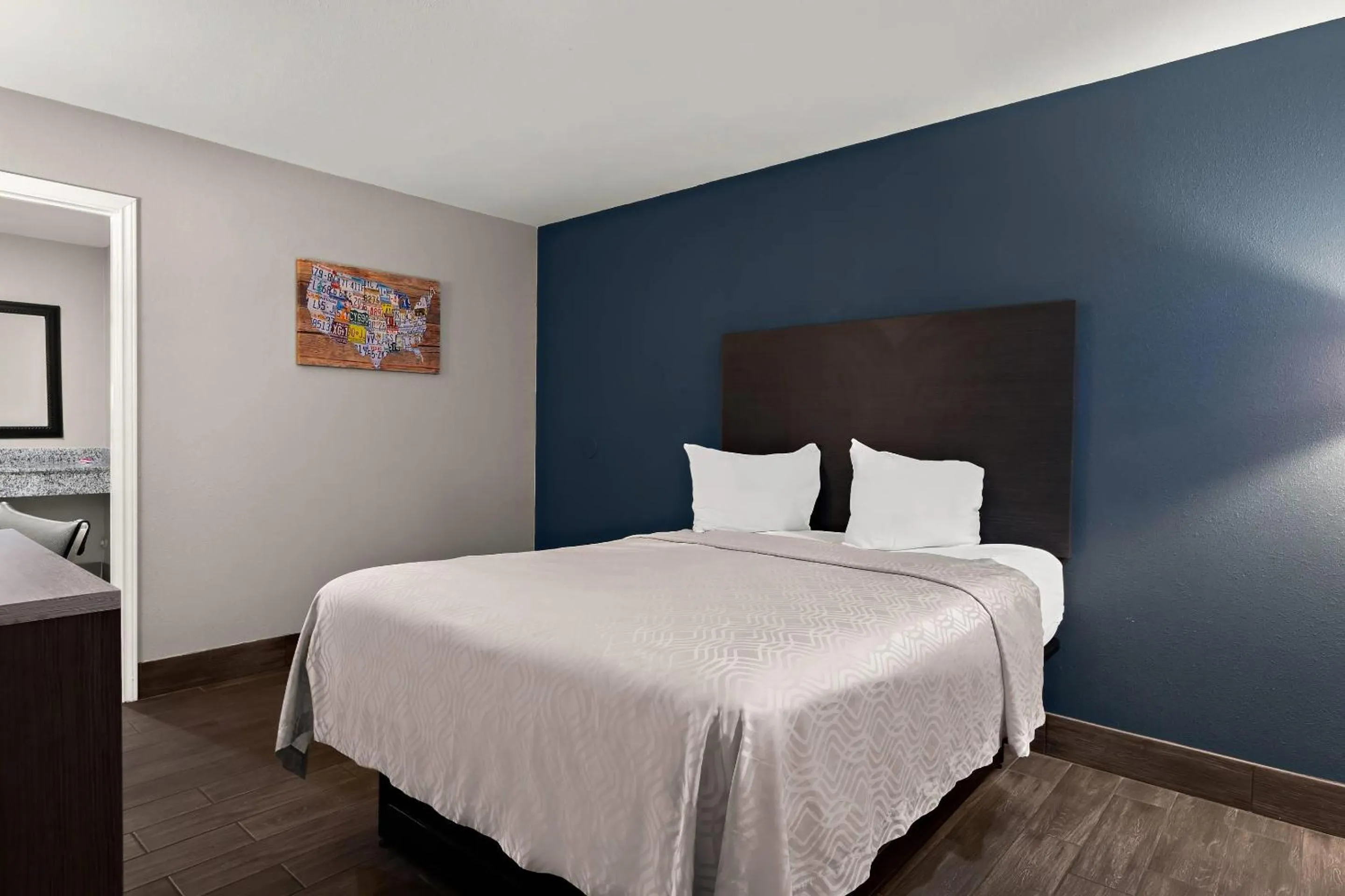 Bedroom, Bed in Econo Lodge Inn & Suites Laredo - Nuevo Laredo