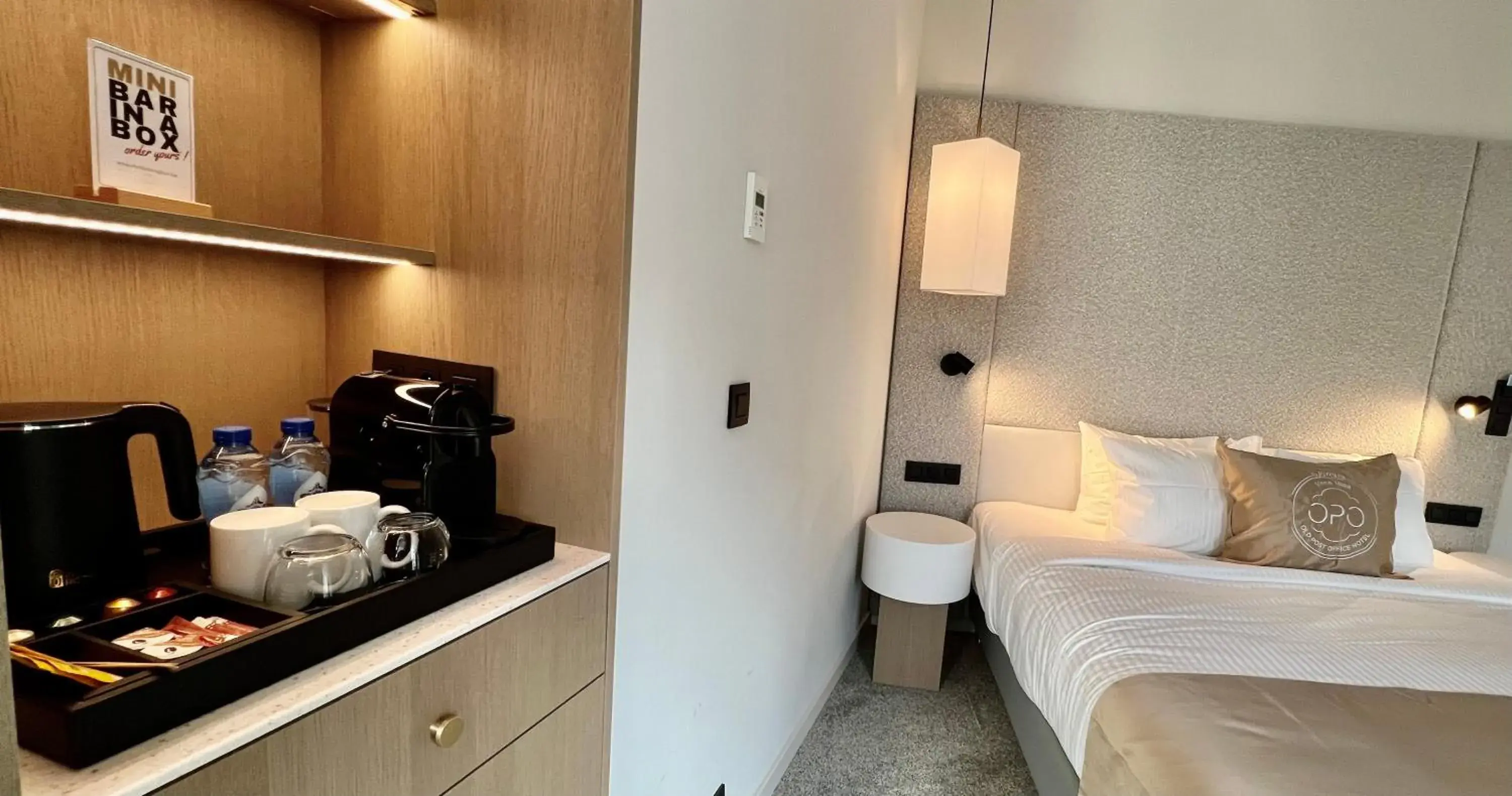 Coffee/tea facilities, Bed in OPO Hotel Coffee/tea facilities, Bed in OPO Hotel