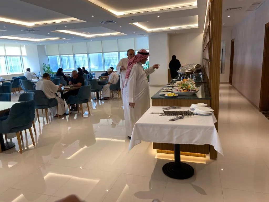 Restaurant/places to eat in Dolphin Continental Hotel