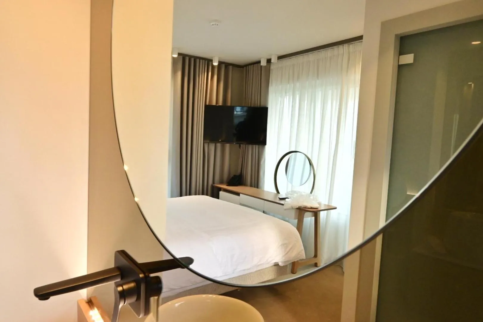 Balance Accommodation