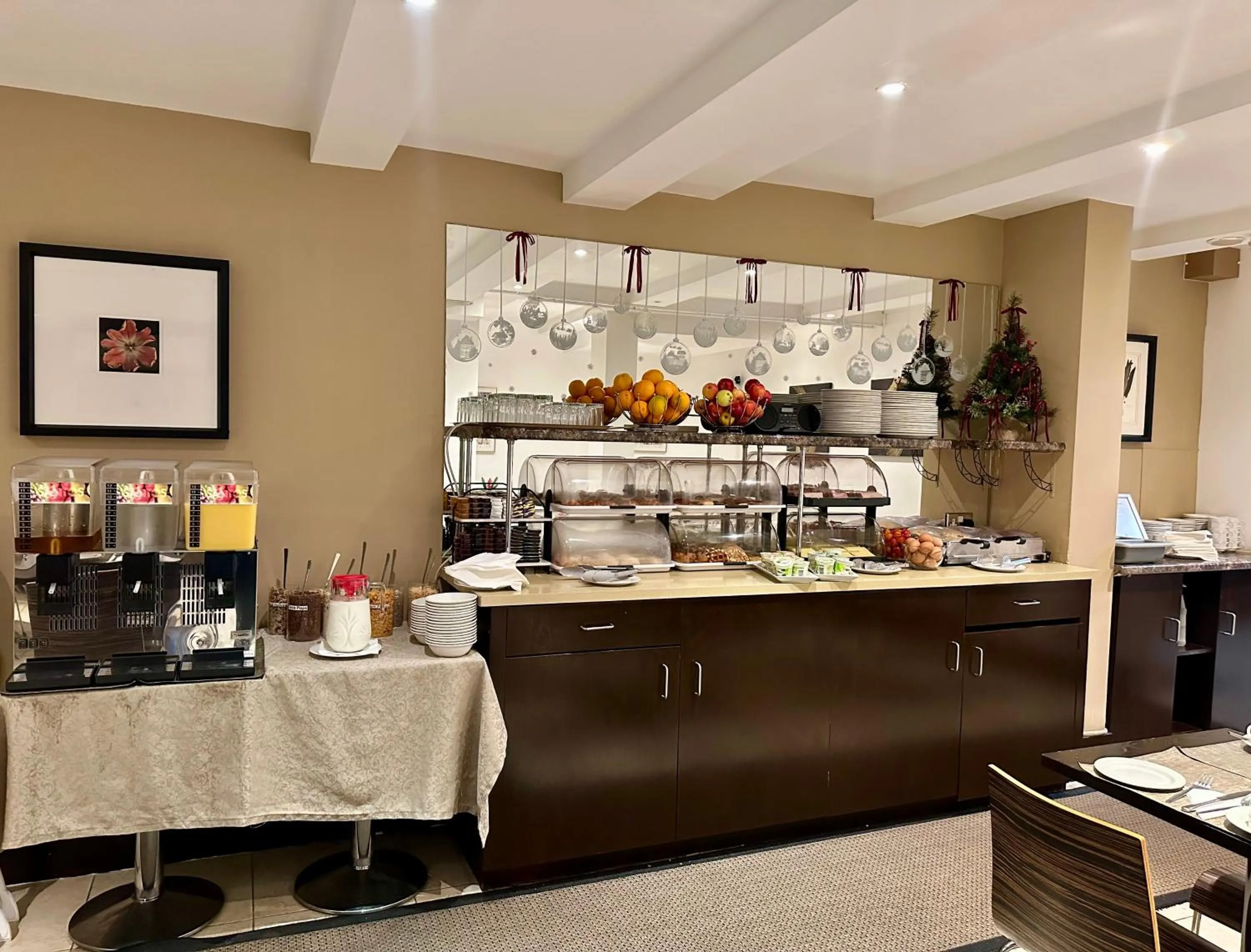 Breakfast in Kensington Court Hotel - Earls Court