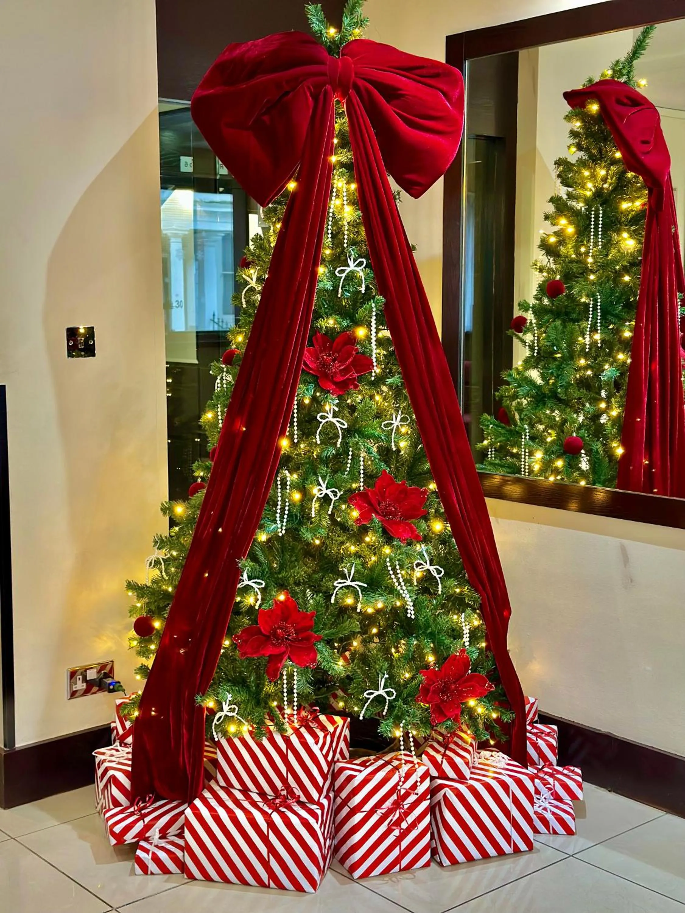 Lobby or reception in Kensington Court Hotel - Earls Court