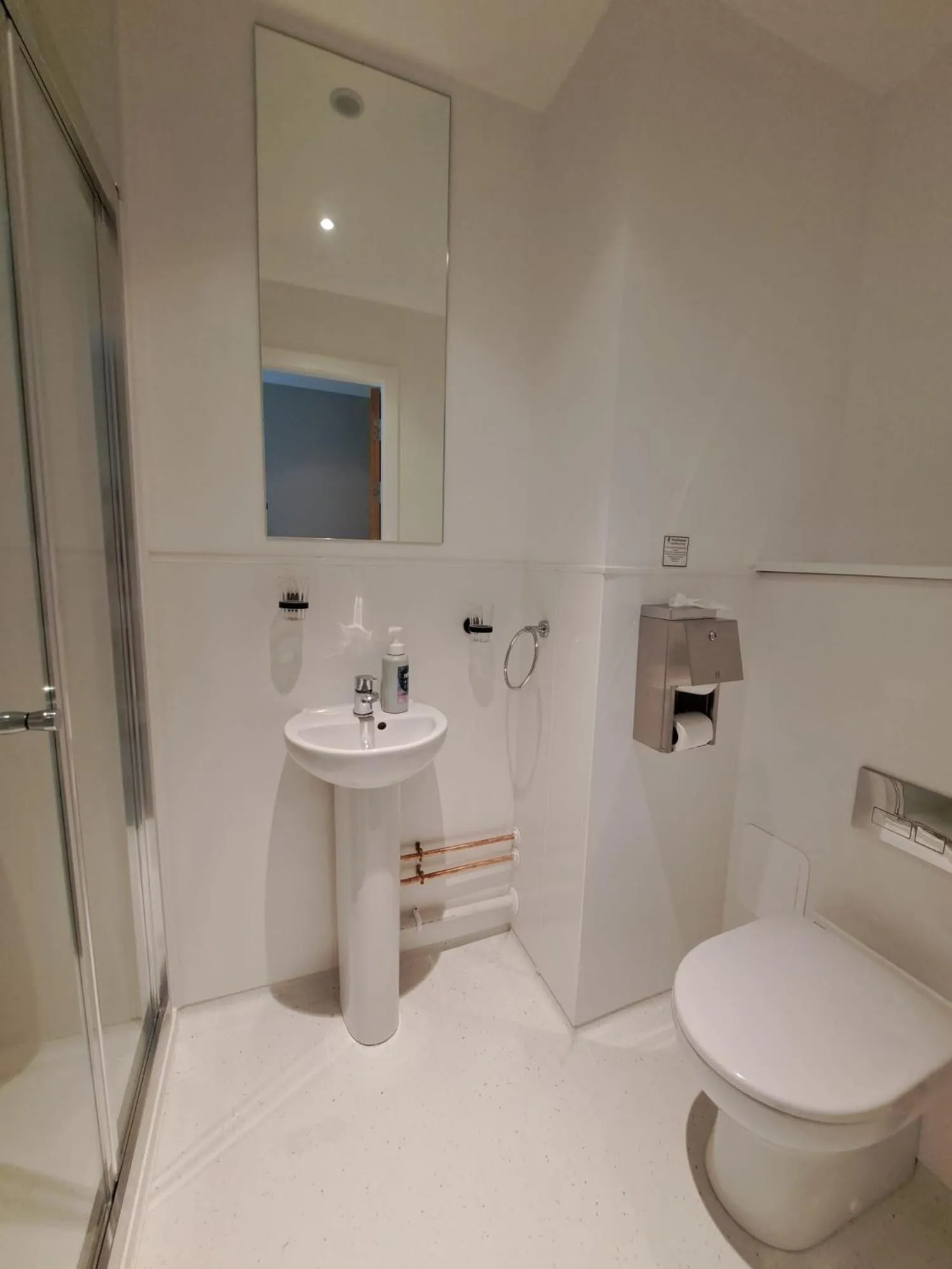 Shower in An Spiris Accommodation at Dundreggan Rewilding Centre