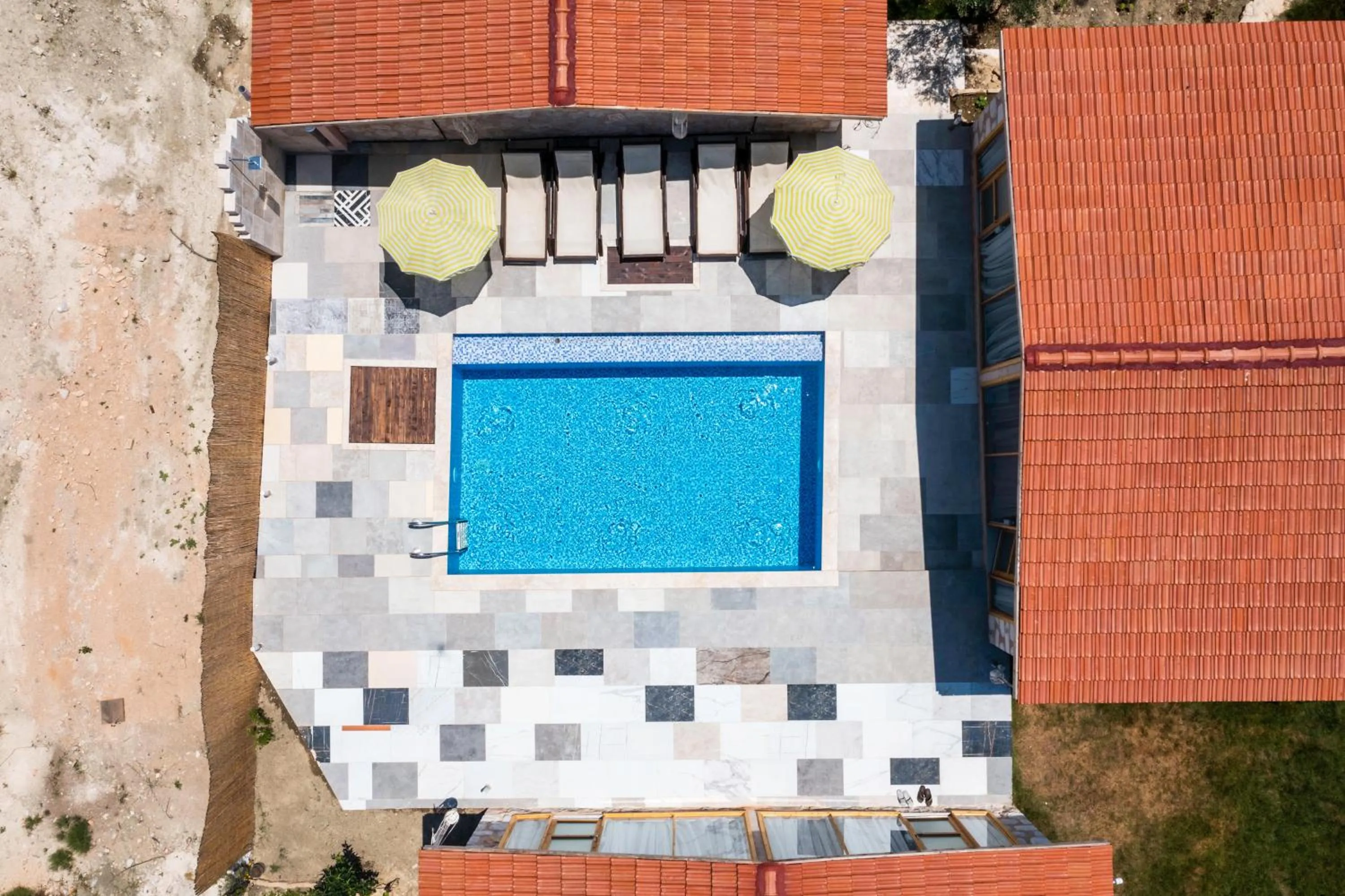 Property building in Casa De Sherys