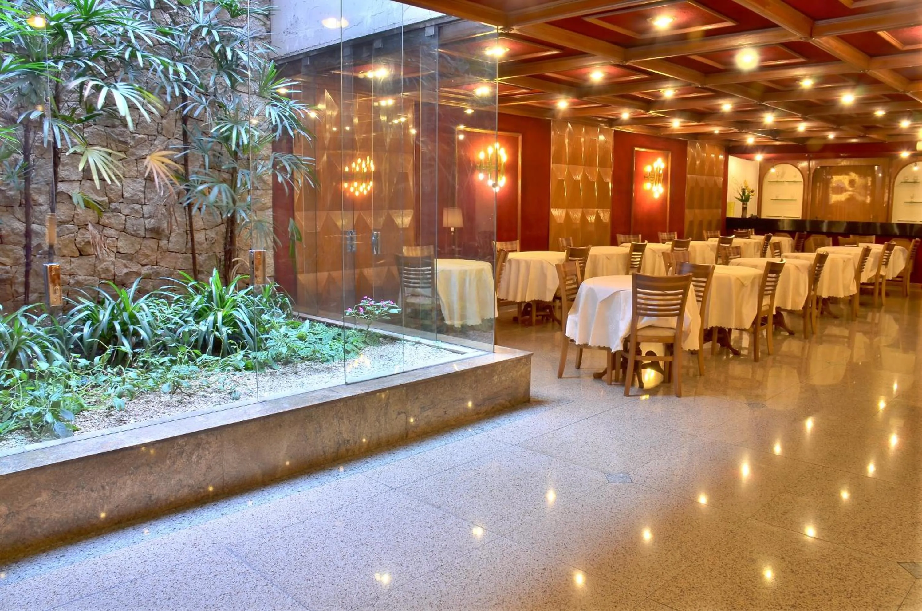 Restaurant/places to eat in Hotel Castelar
