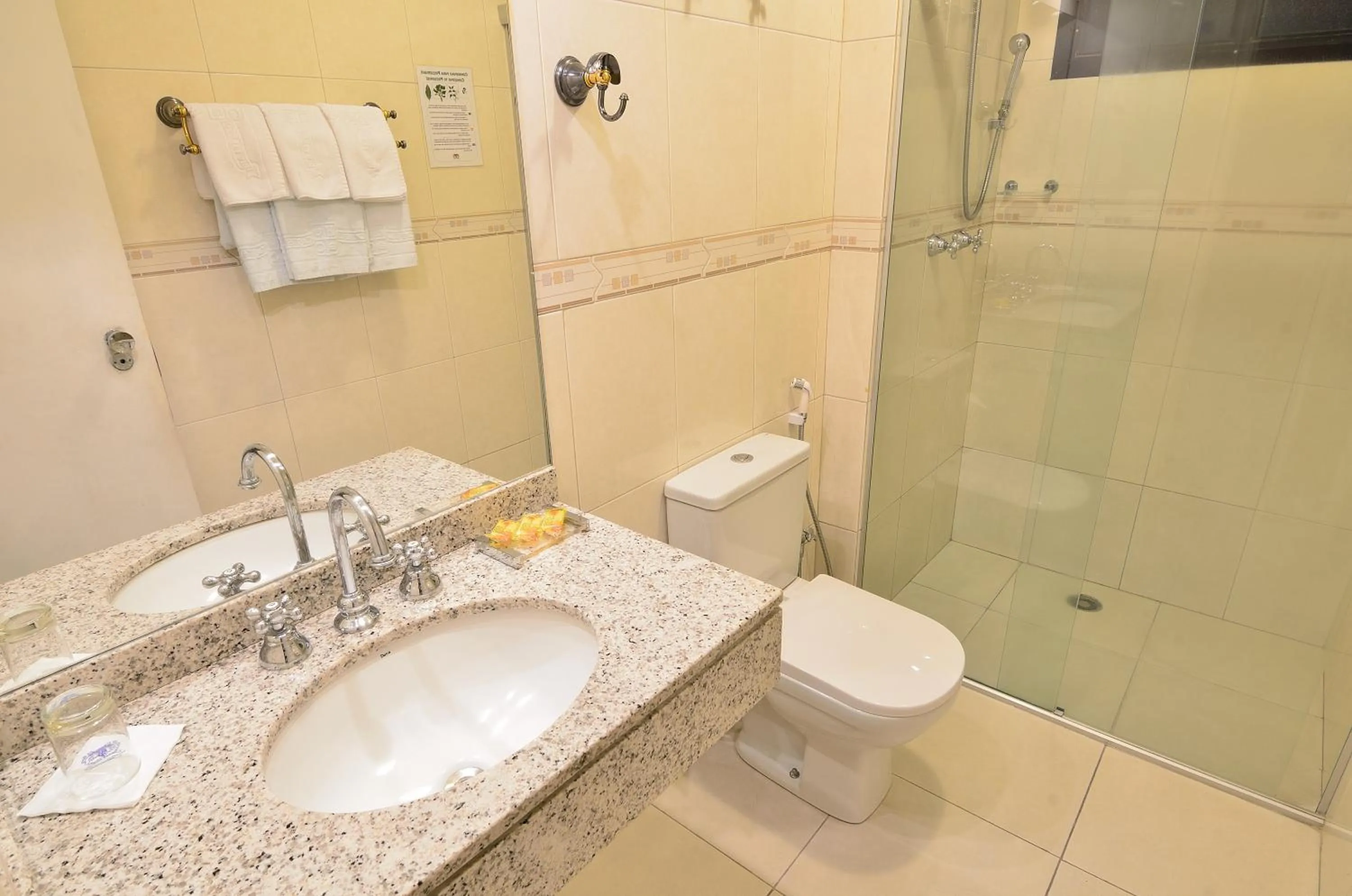 Bathroom in Hotel Castelar