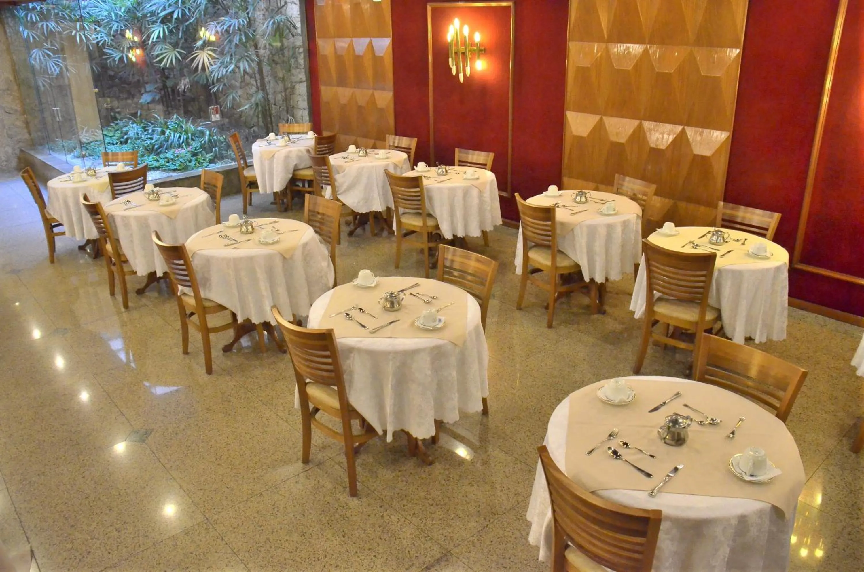 Restaurant/places to eat in Hotel Castelar