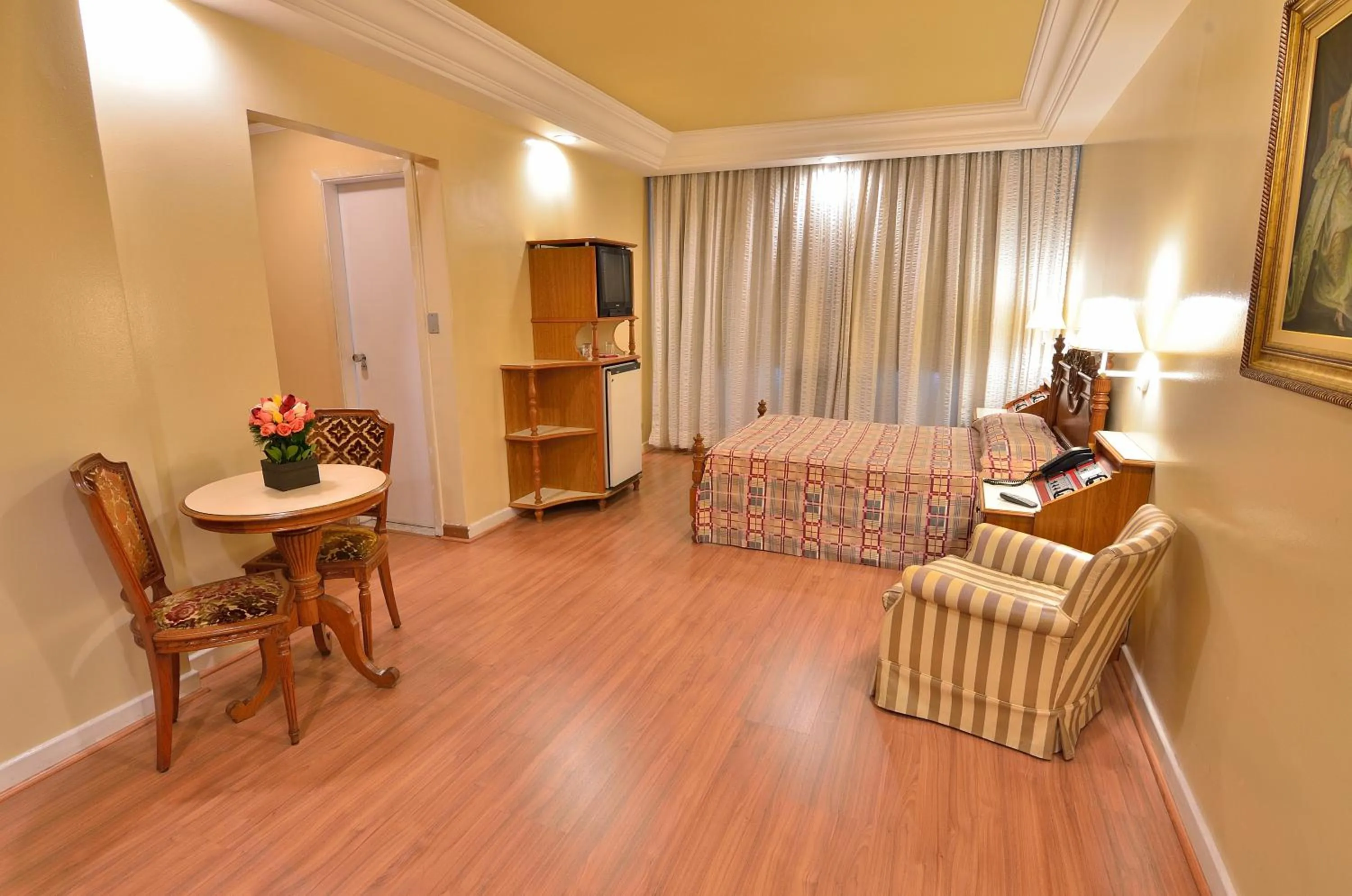 Photo of the whole room in Hotel Castelar