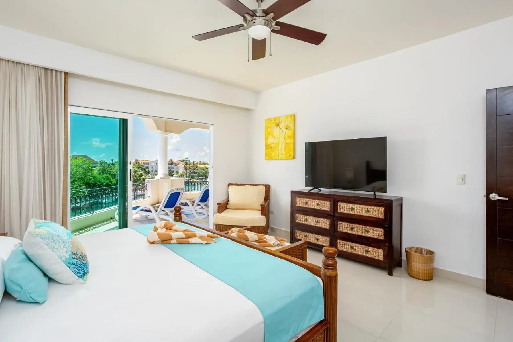 Photo of the whole room, Bed in Aventuras Club Photo of the whole room, Bed in Aventuras Club