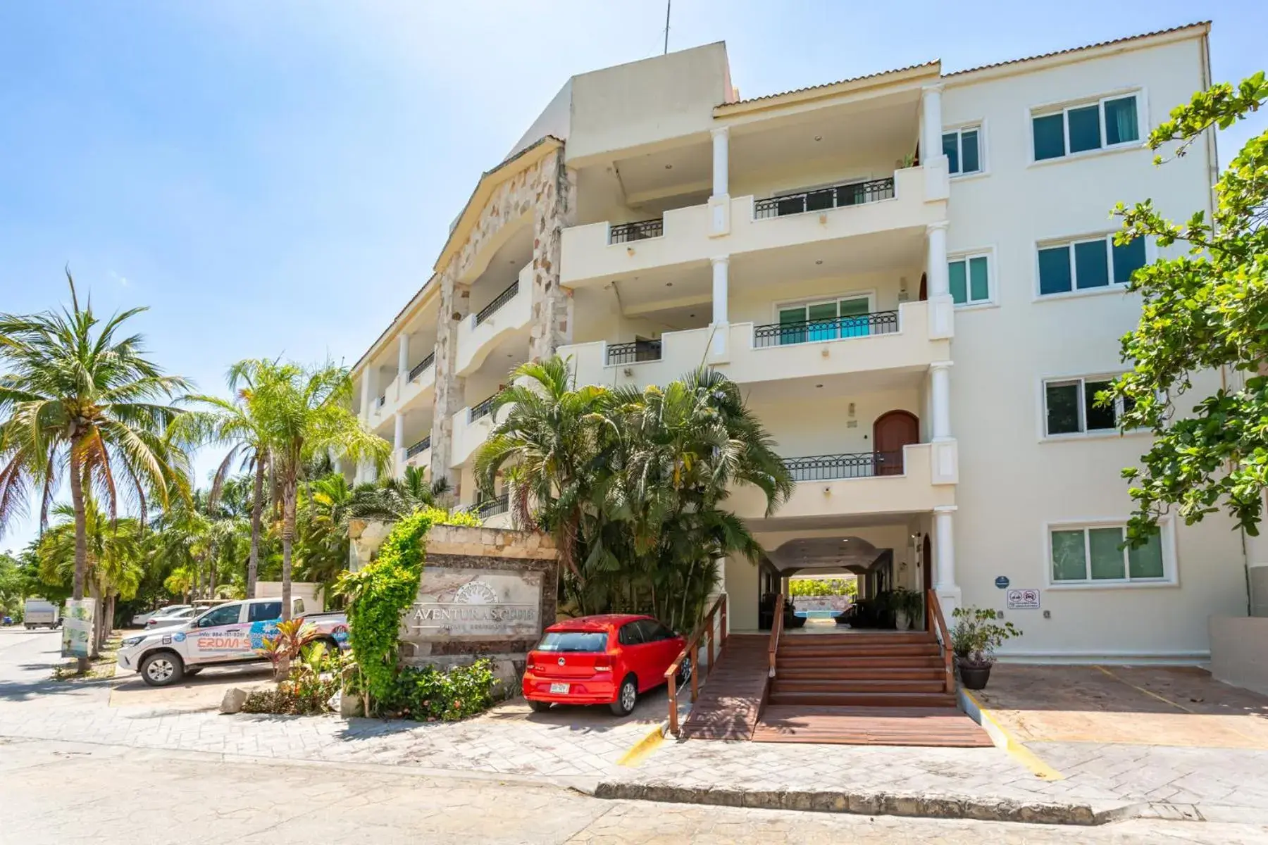 Property building in Aventuras Club Property building in Aventuras Club