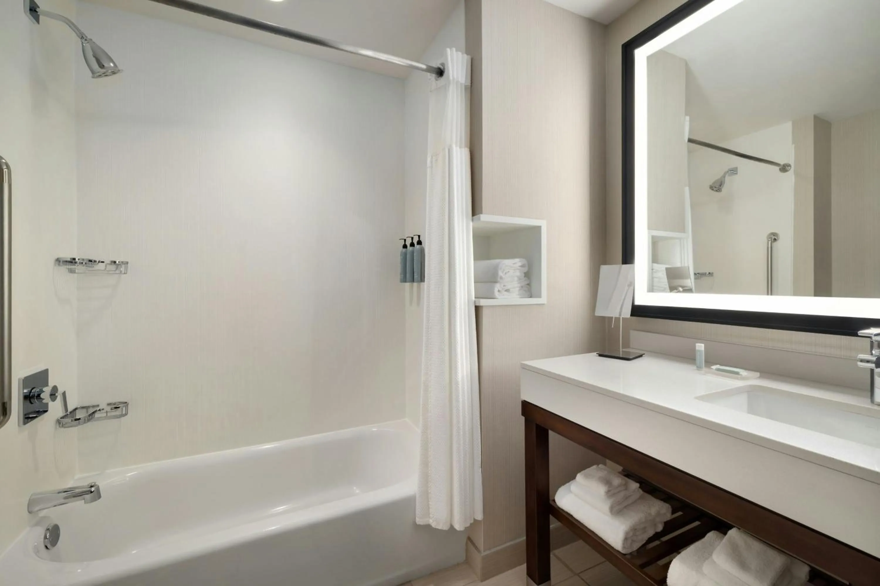 Bathroom in Courtyard by Marriott Portland Downtown/Waterfront