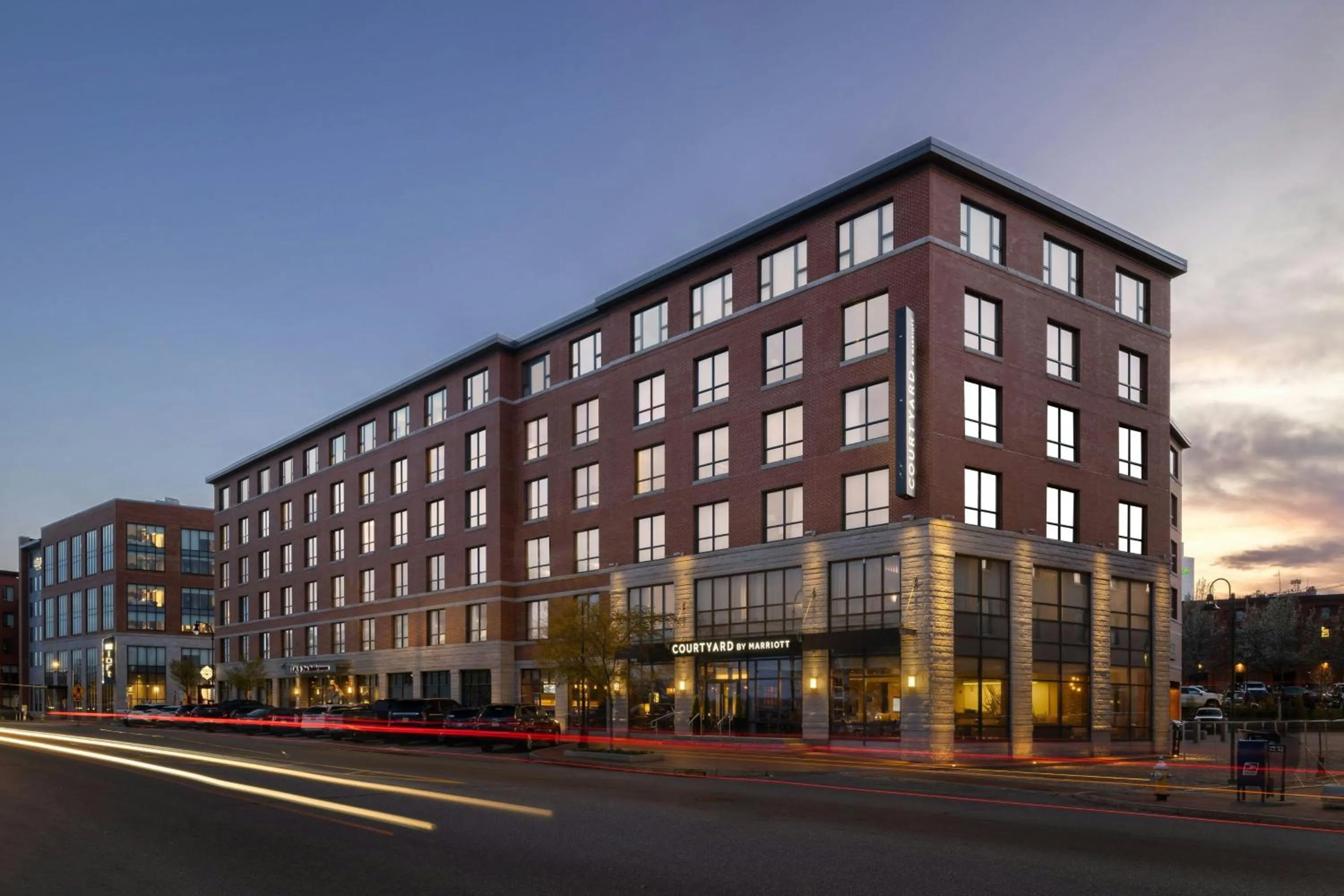 Property building in Courtyard by Marriott Portland Downtown/Waterfront