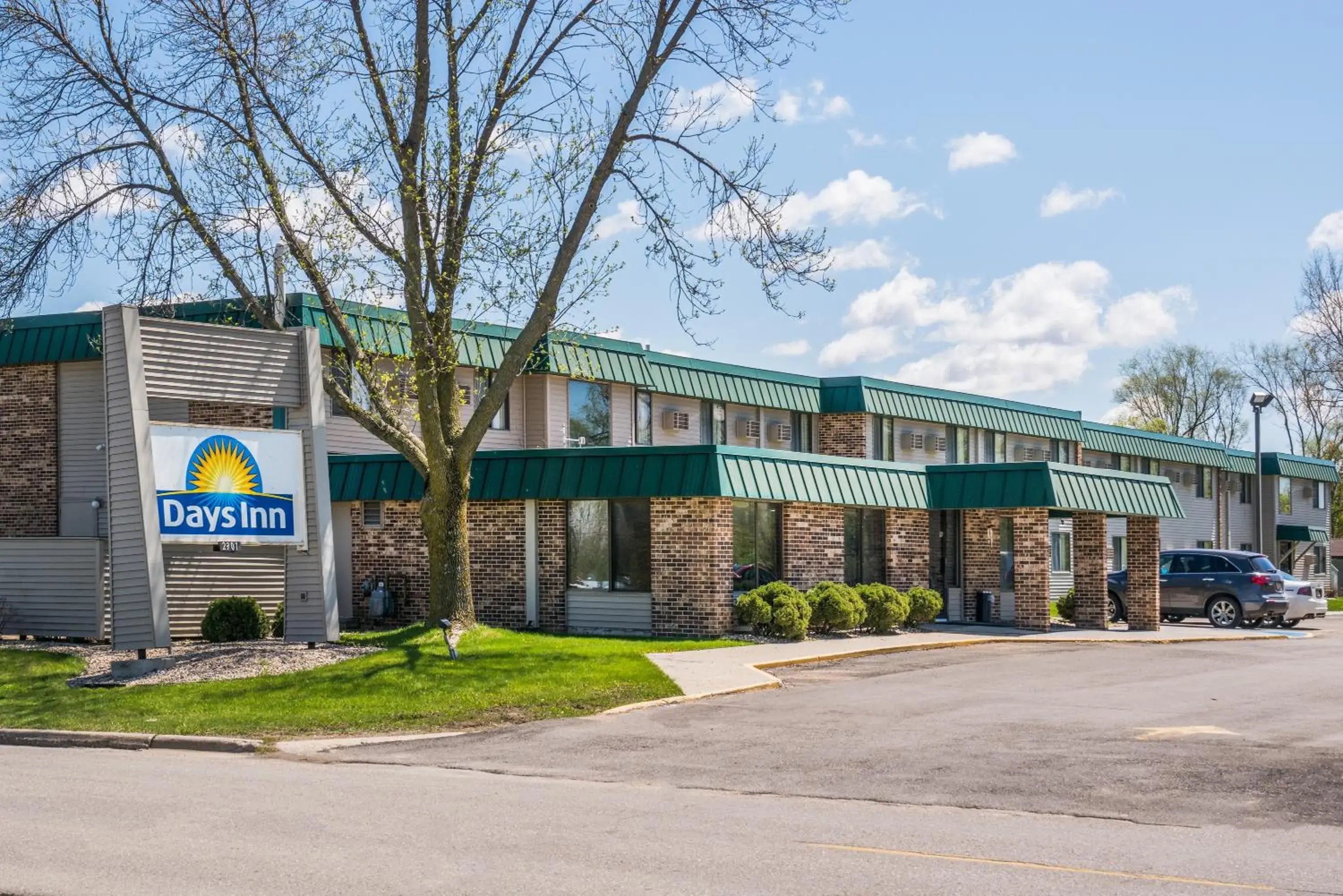 Facade/entrance in Days Inn by Wyndham Mason City Facade/entrance in Days Inn by Wyndham Mason City
