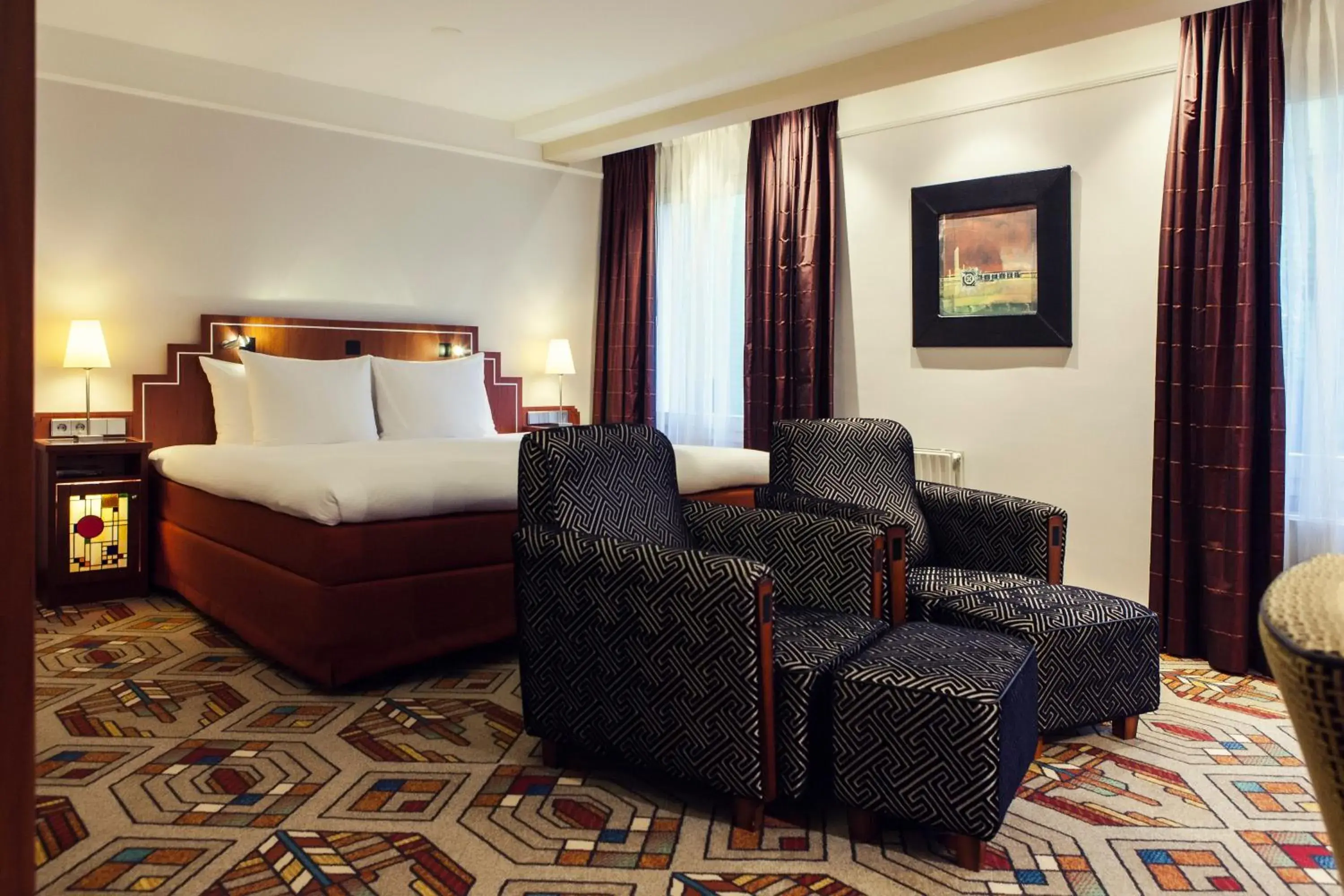 TV and multimedia, Bed in Banks Mansion - All Inclusive Boutique Hotel TV and multimedia, Bed in Banks Mansion - All Inclusive Boutique Hotel