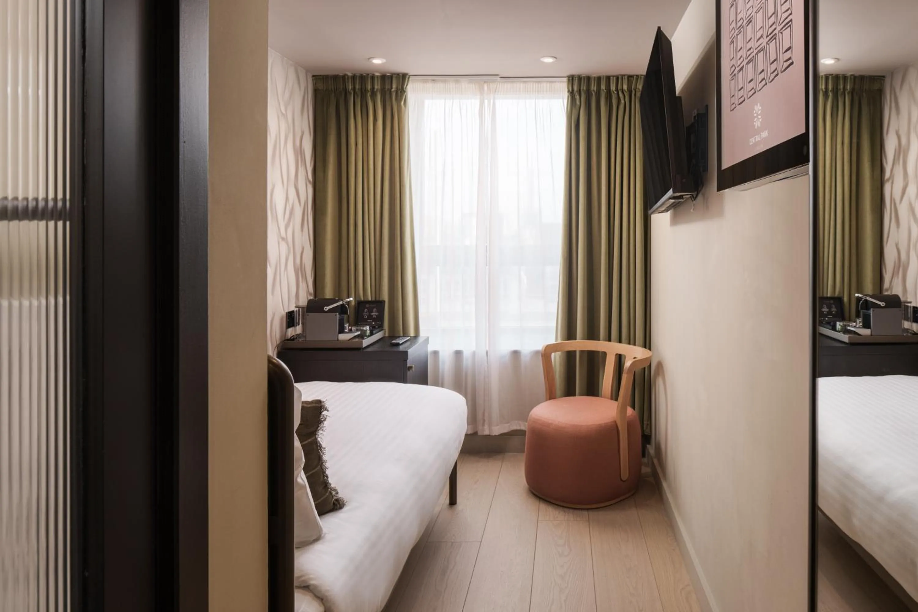 Bed in Central Park Hotel