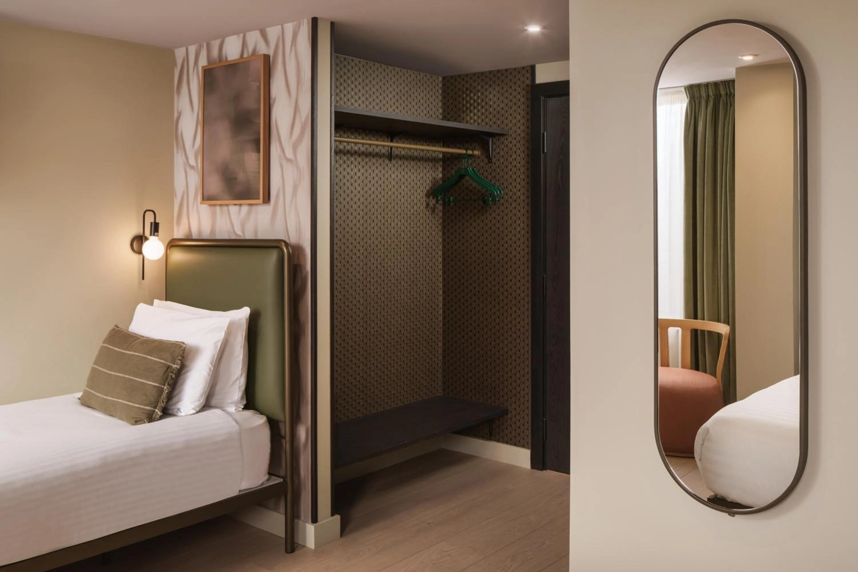 Bed in Central Park Hotel