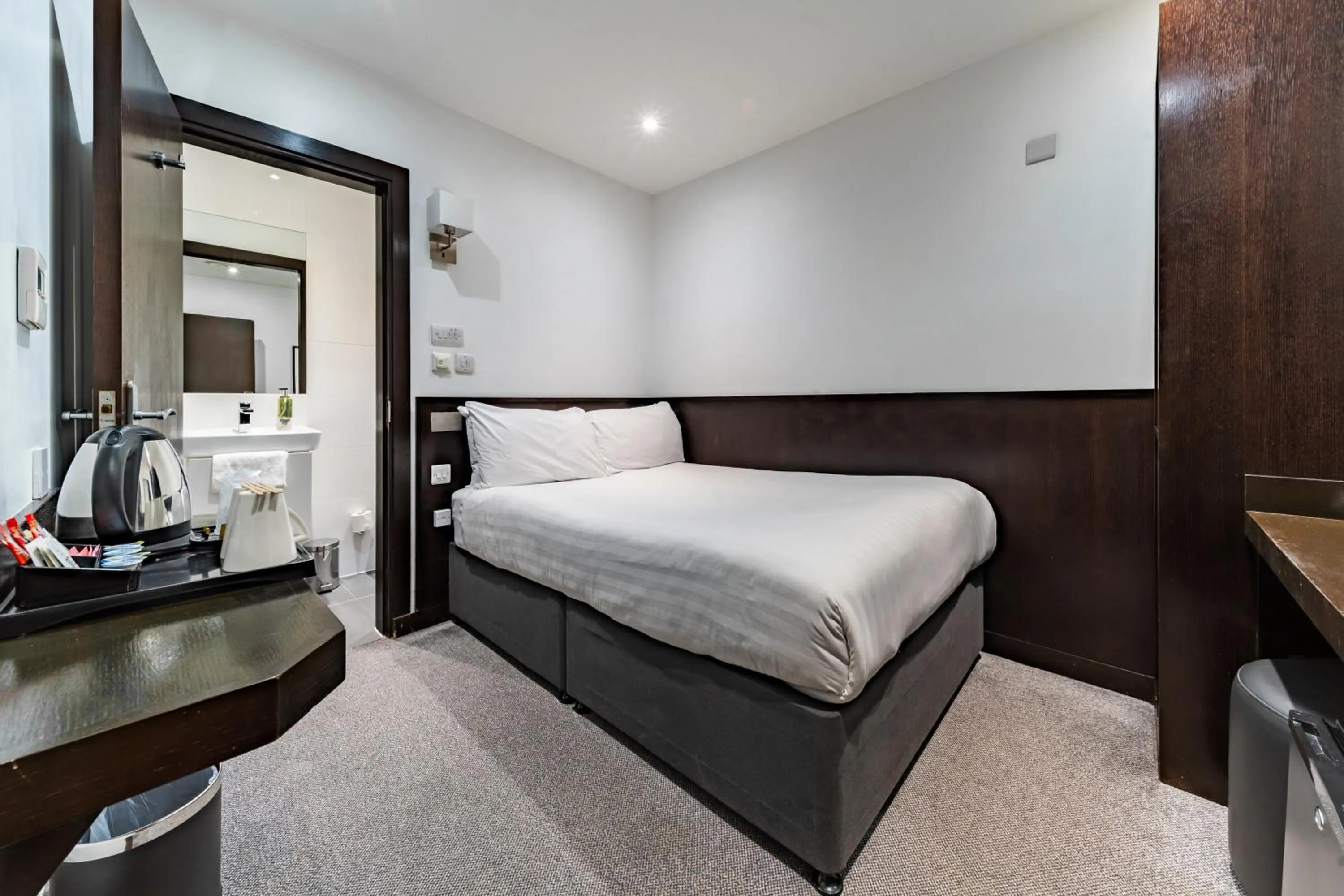 Bed in Central Park Hotel