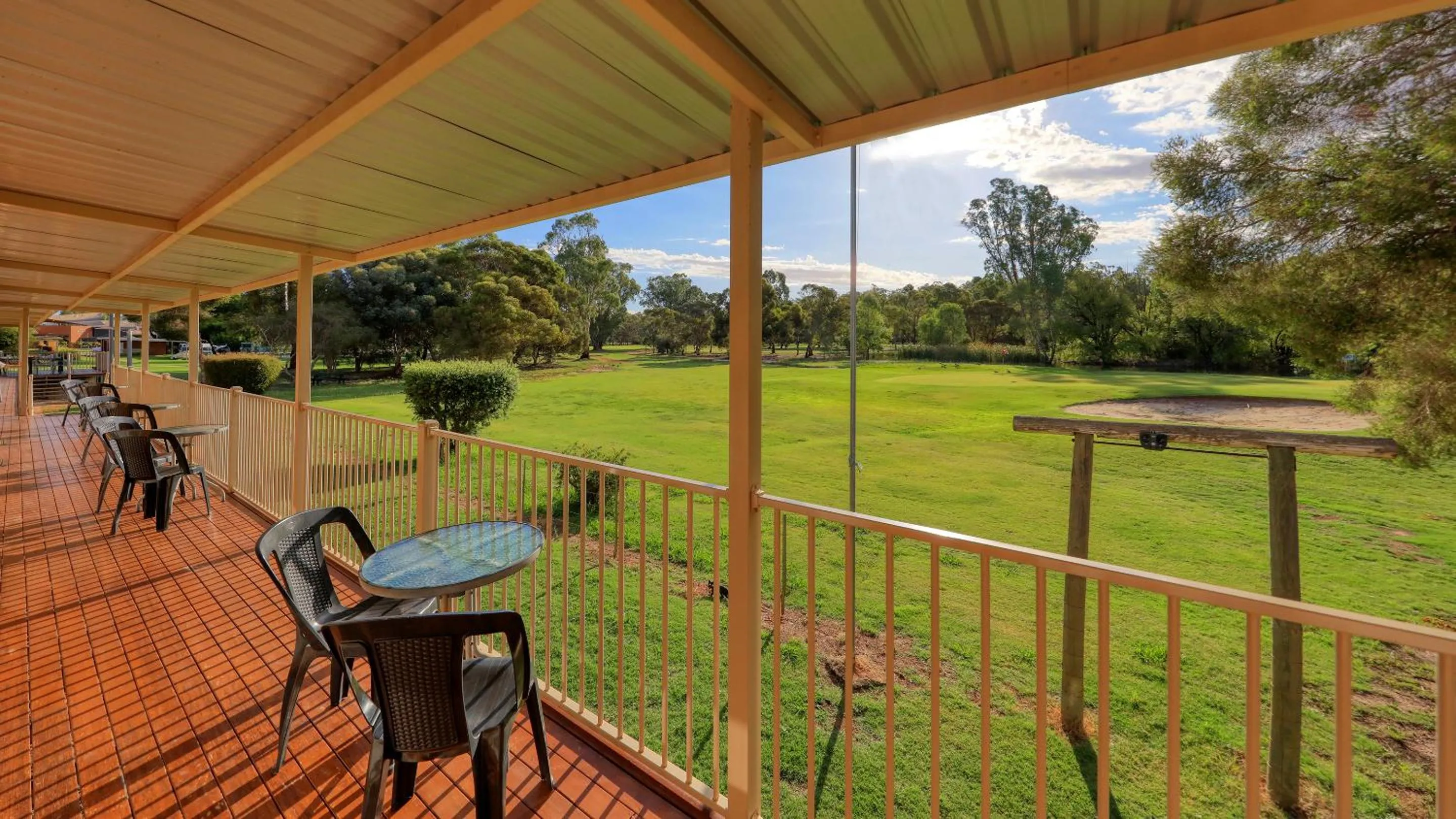 Balcony/Terrace in Tooleybuc Club Motor Inn