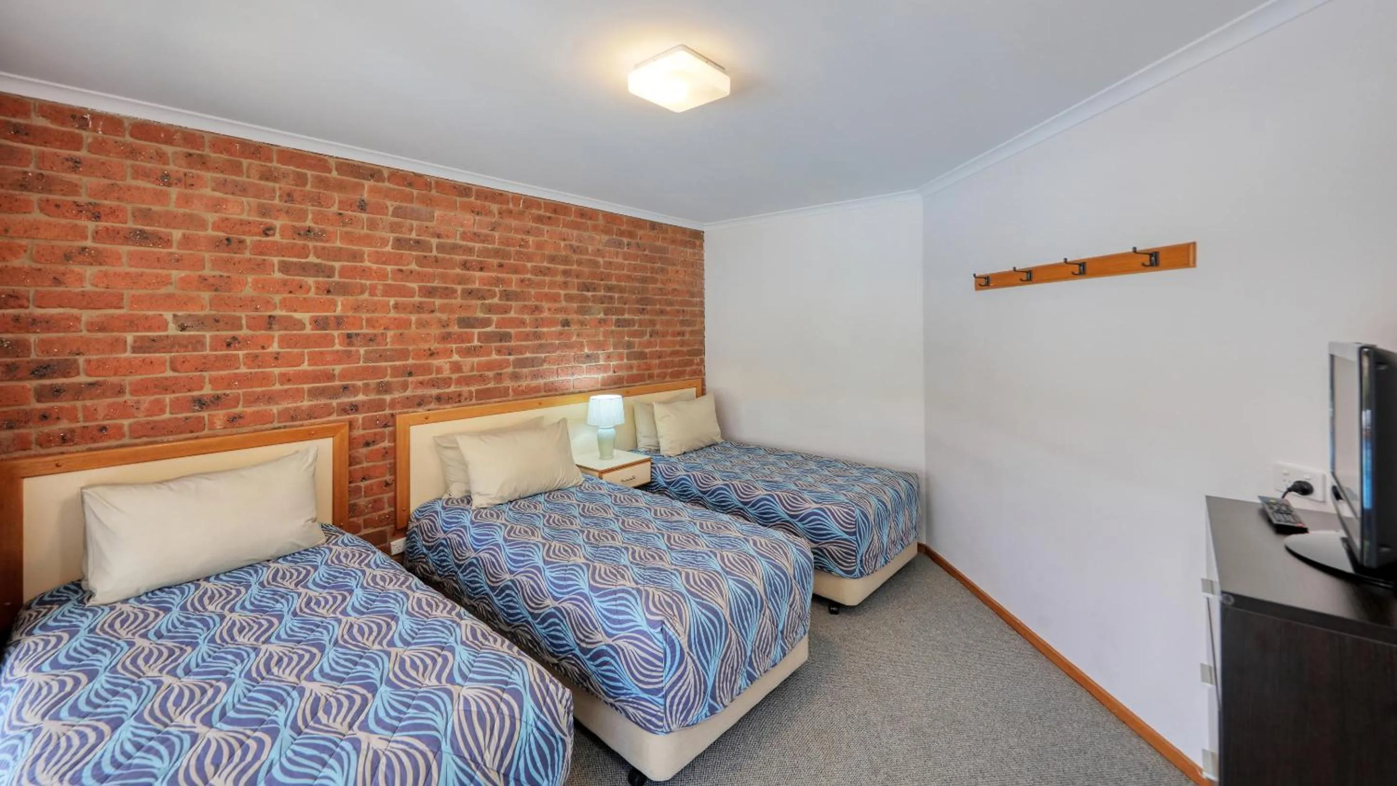 Bedroom, Bed in Tooleybuc Club Motor Inn