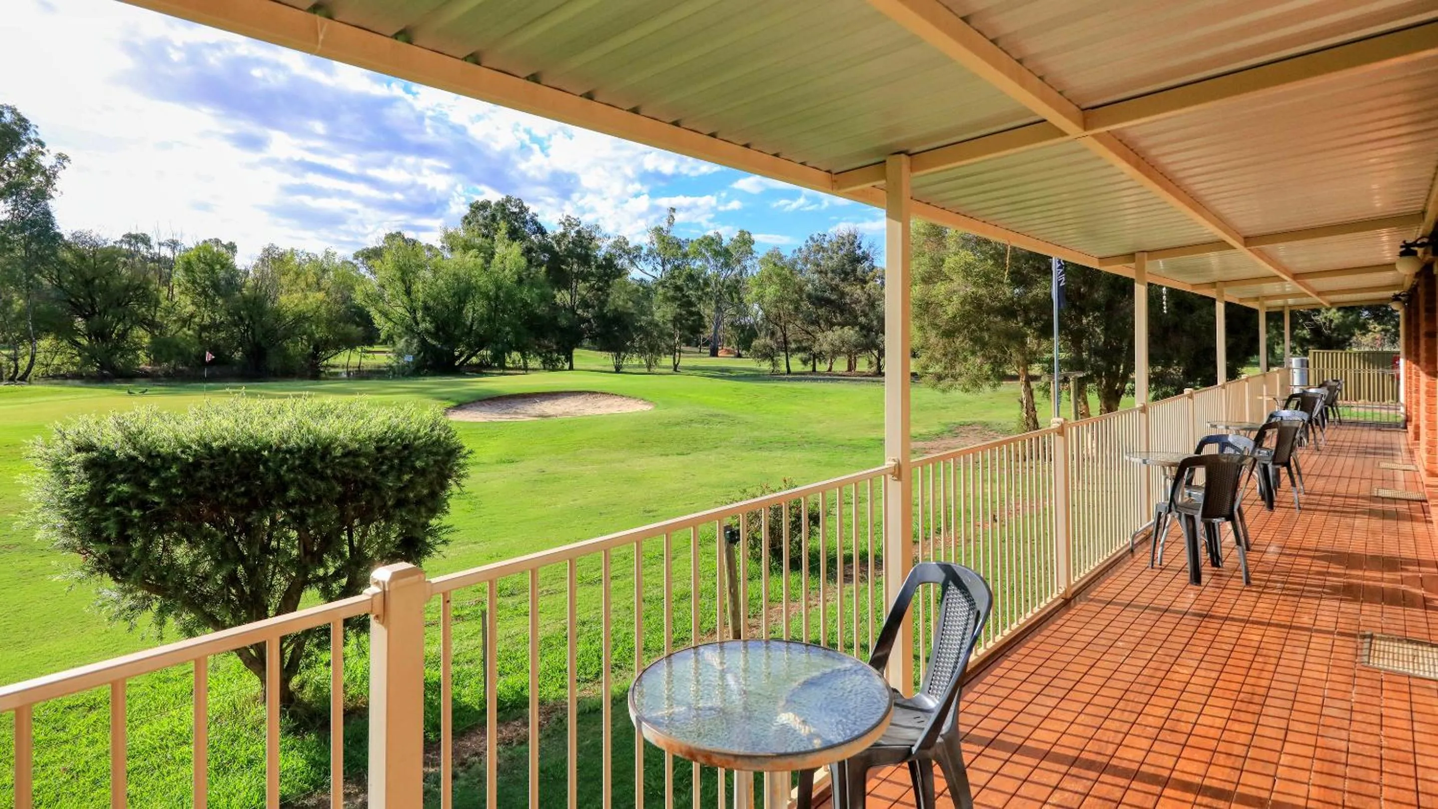 Balcony/Terrace in Tooleybuc Club Motor Inn