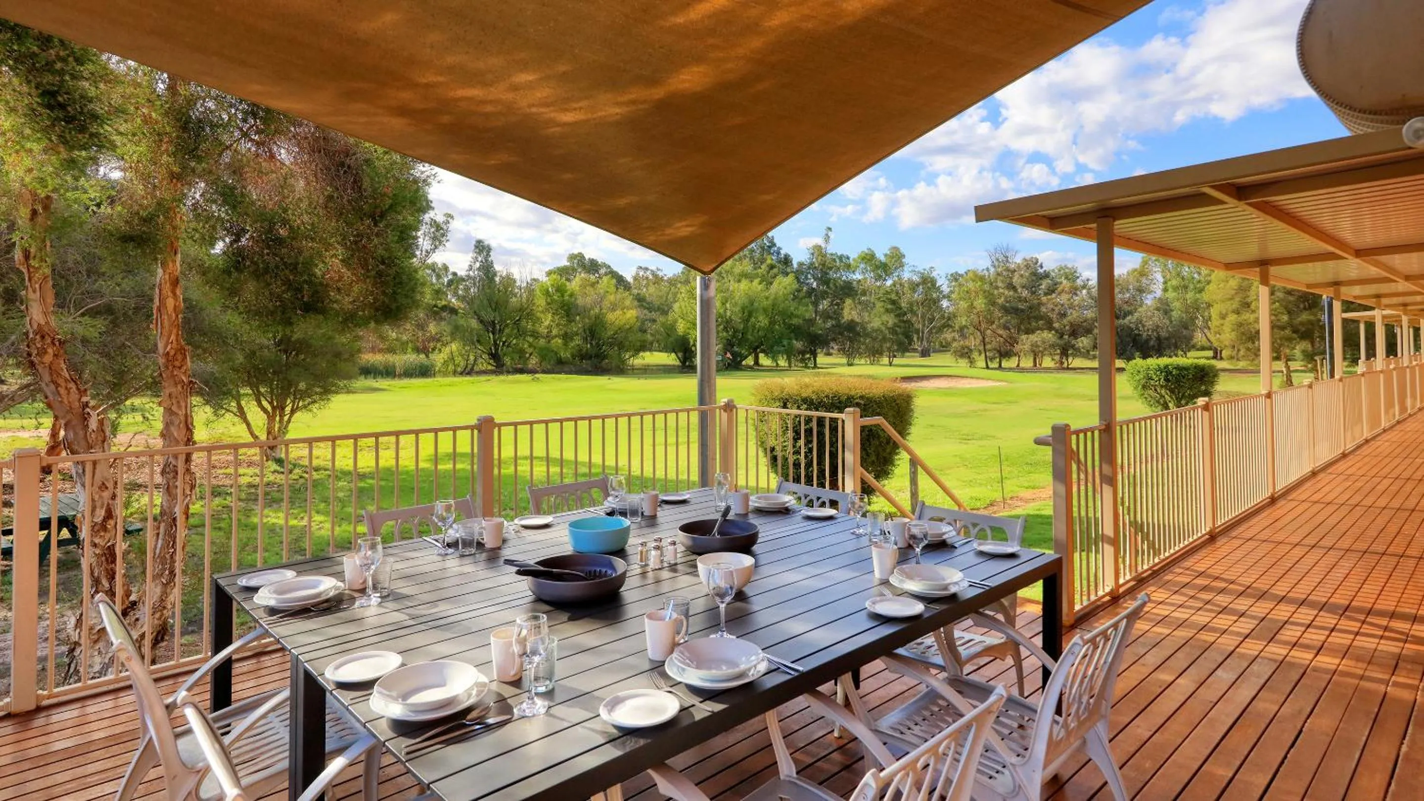 Balcony/Terrace in Tooleybuc Club Motor Inn